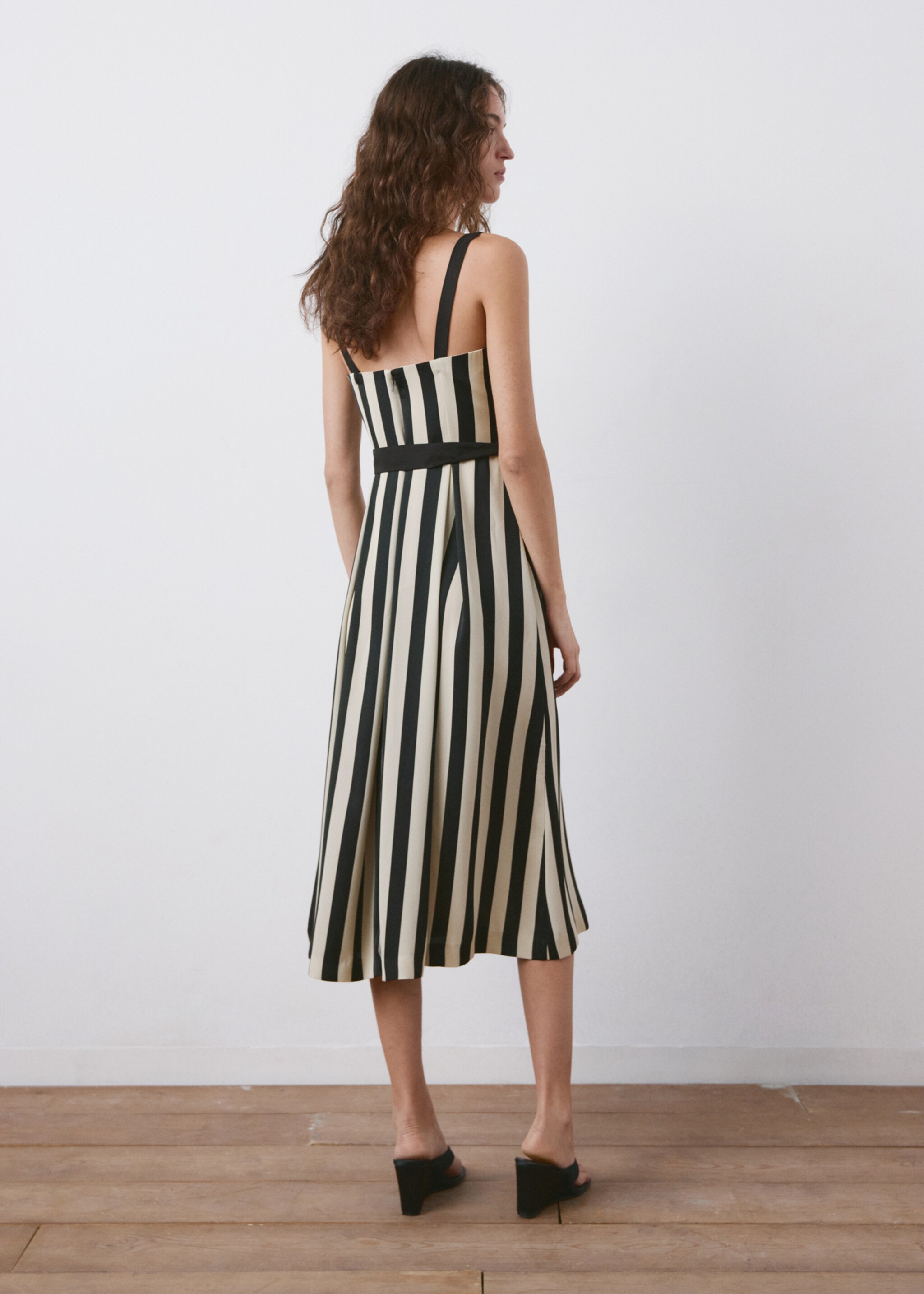 Belt striped dress - Reverse of the article, Black. Ref: 27006367-01.