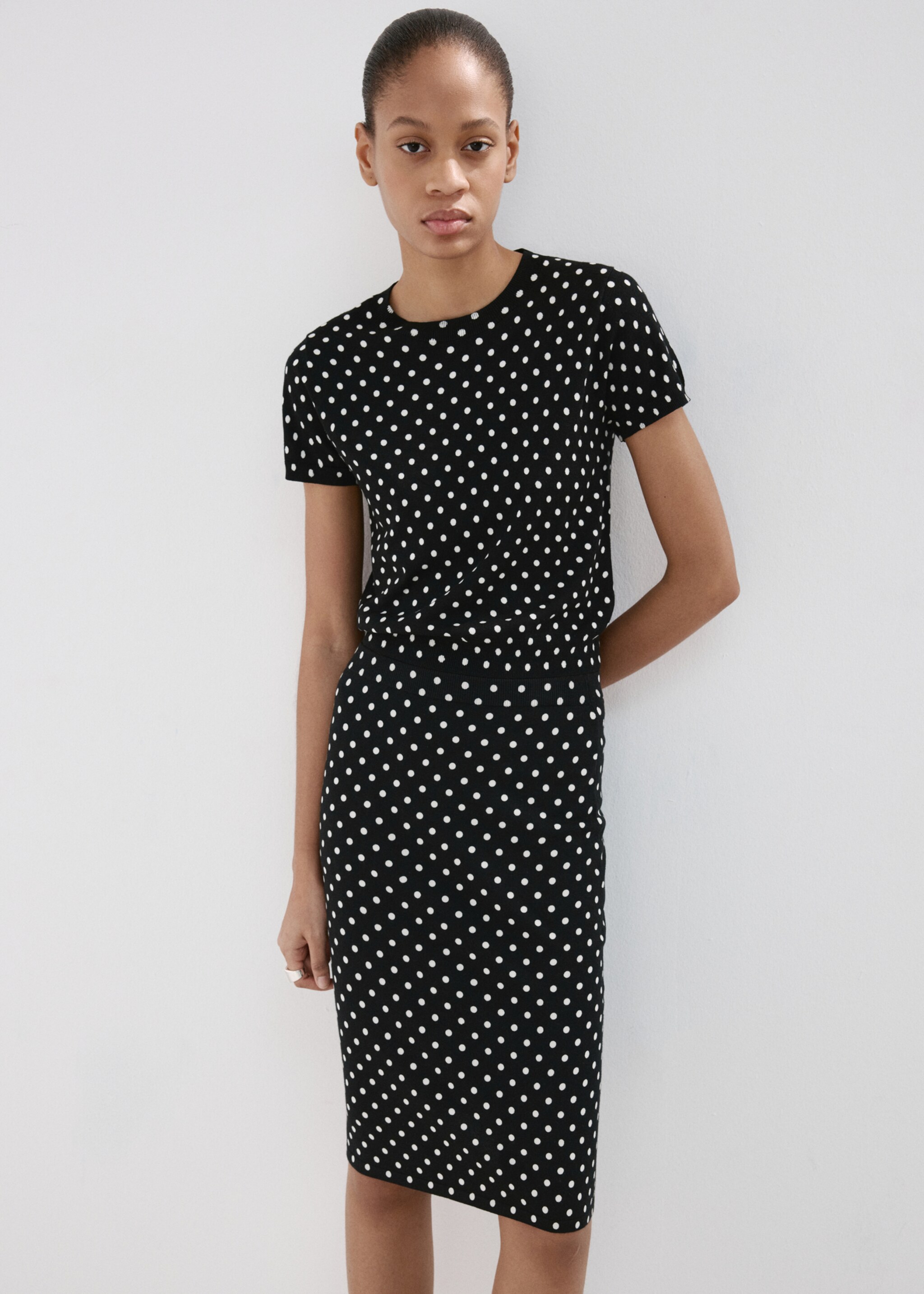 Polka-dot knitted sweater - Medium plane, Black. Ref: 27007154-01.