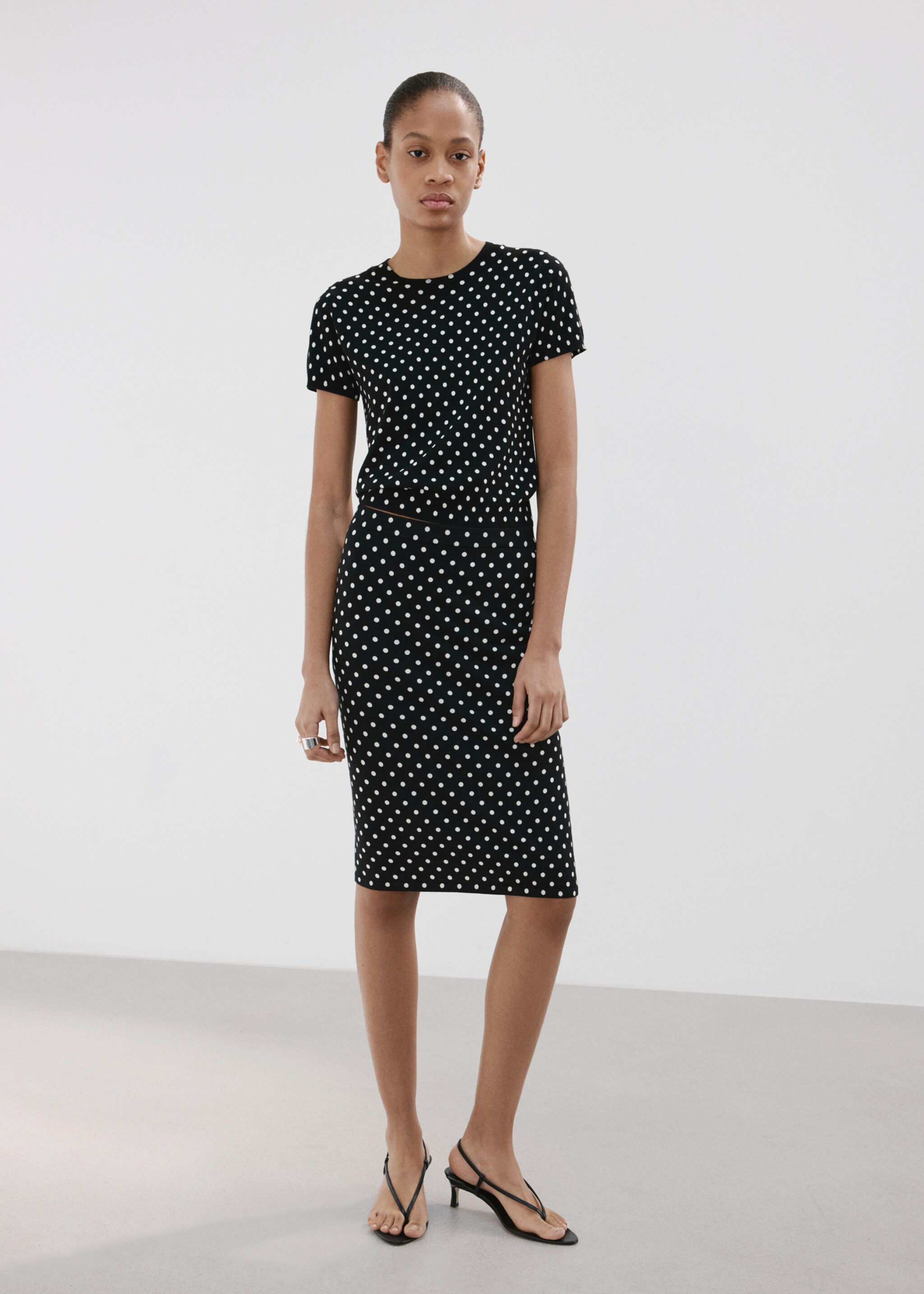 Polka-dot knitted sweater - General plane, Black. Ref: 27007154-01.