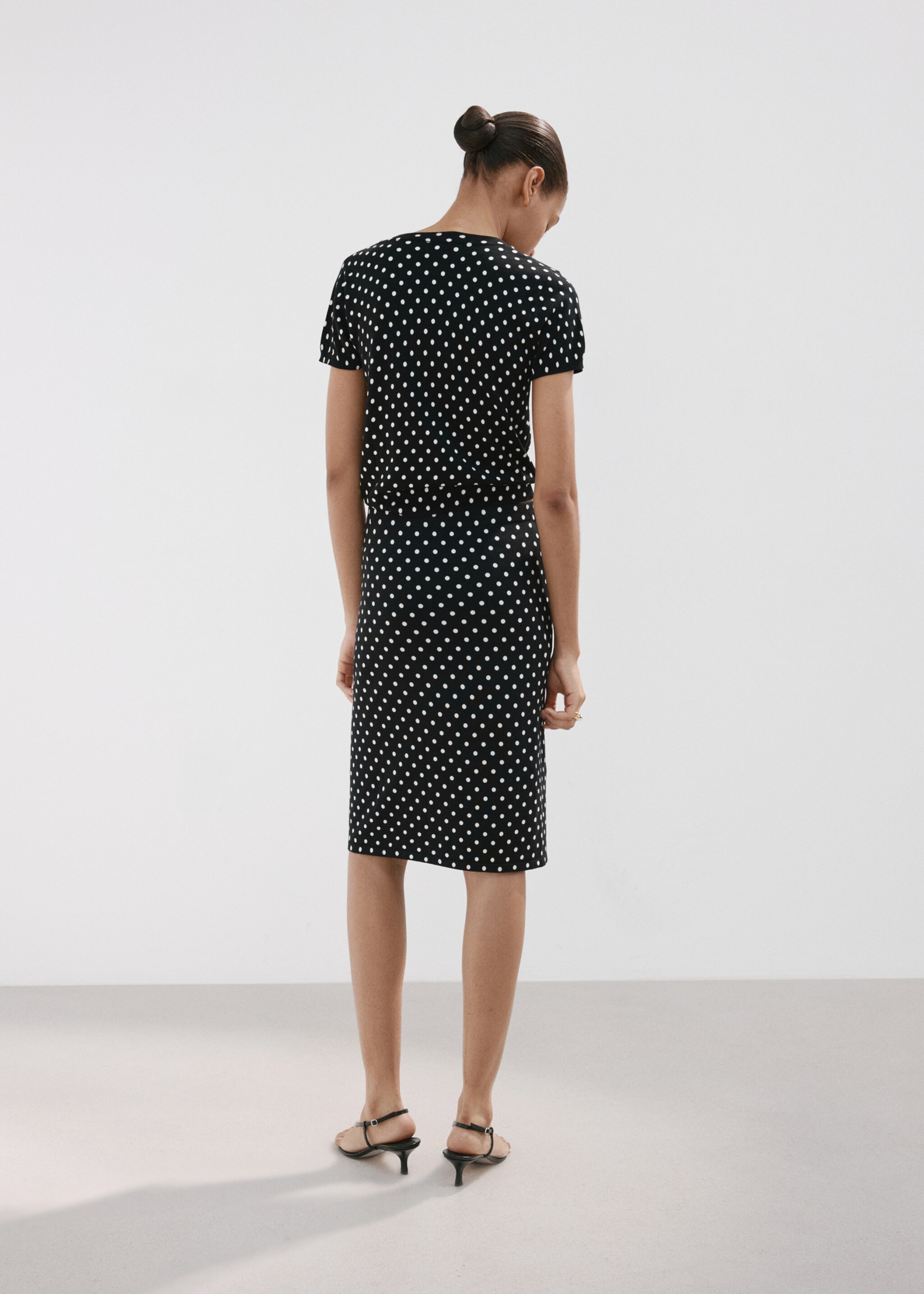 Polka-dot knitted sweater - Reverse of the article, Black. Ref: 27007154-01.