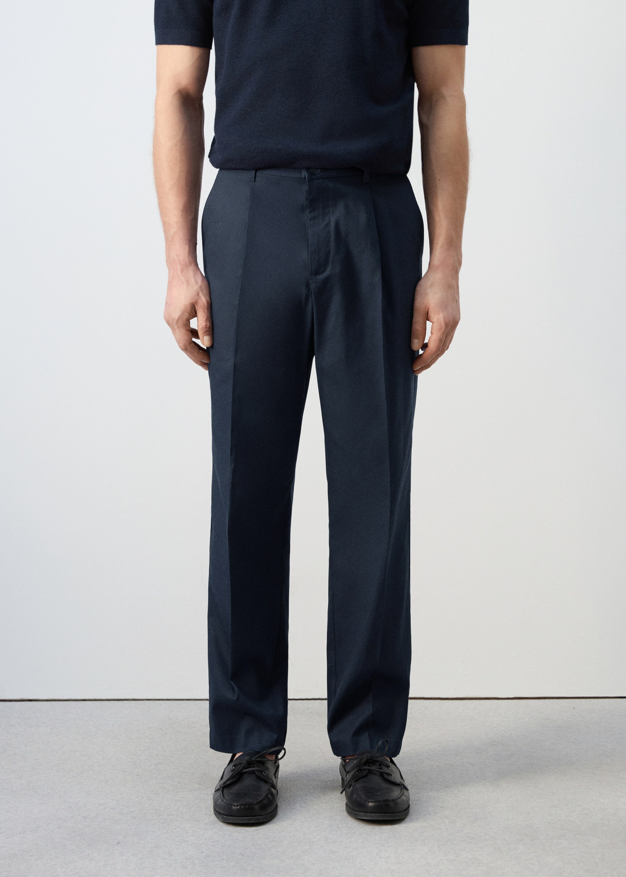 Regular-fit pleated flowy trousers - Medium plane, Navy. Ref: 27011191-01.