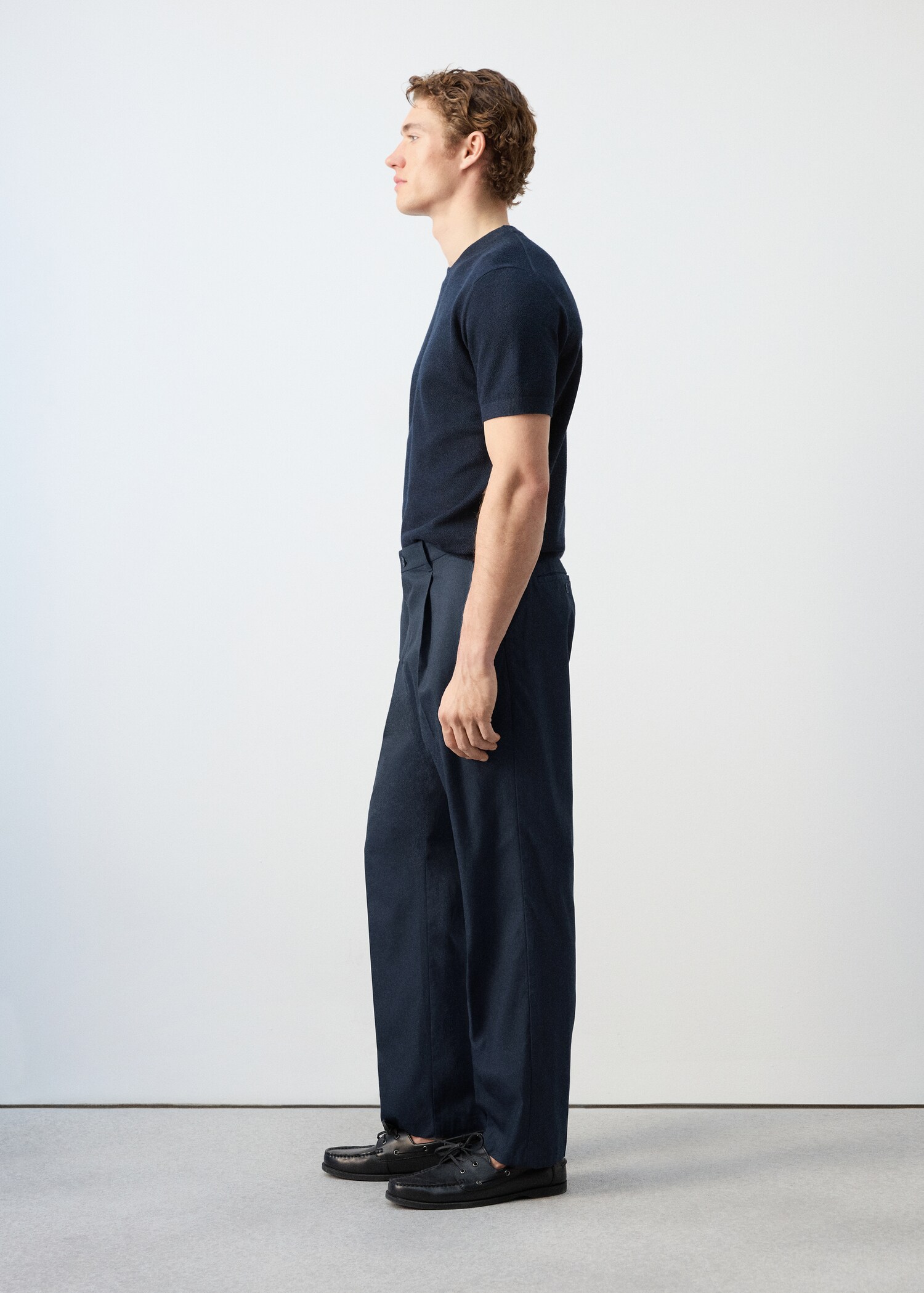 Regular-fit pleated flowy trousers - Details of the article 2