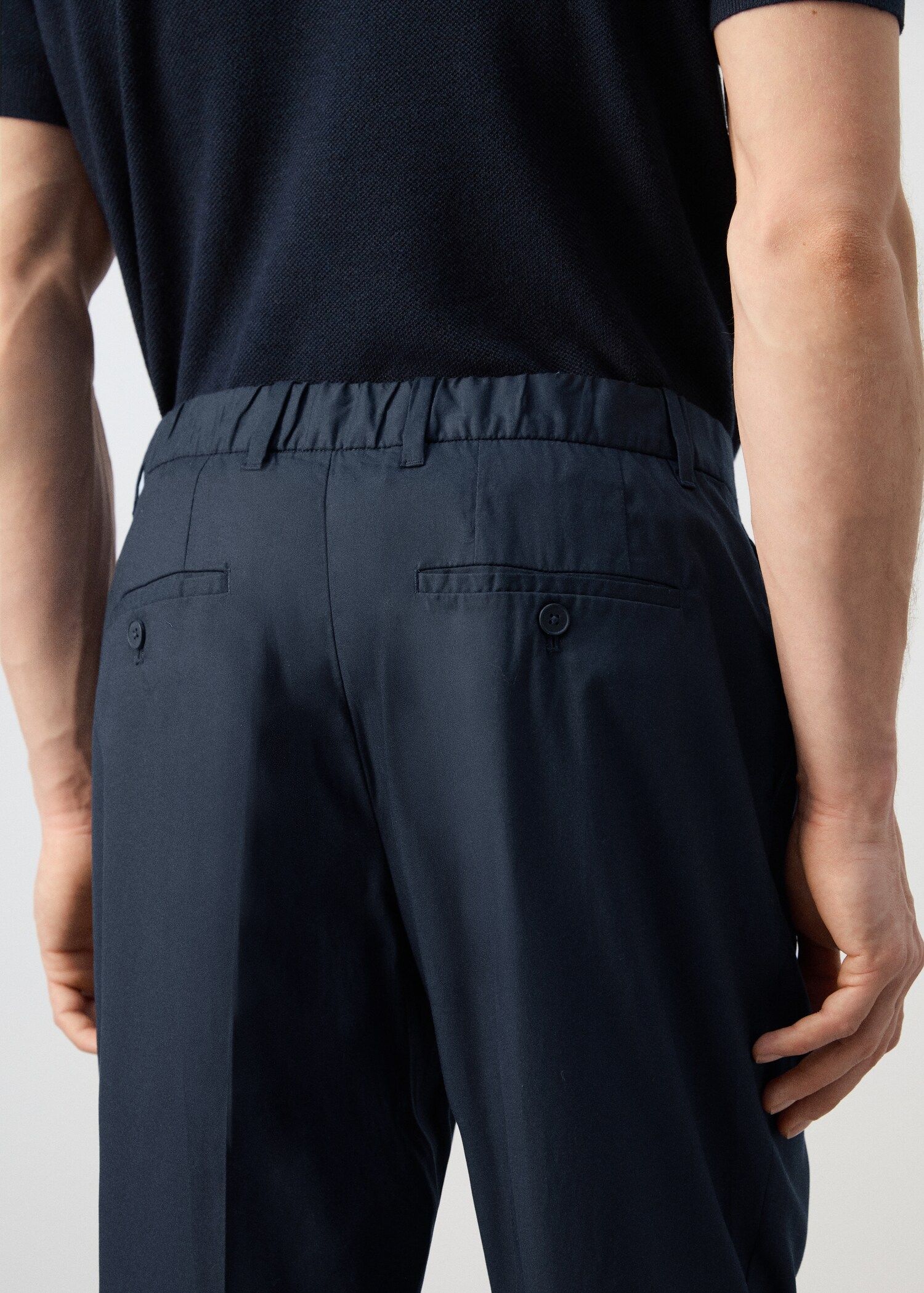 Regular-fit pleated flowy trousers - Details of the article 3