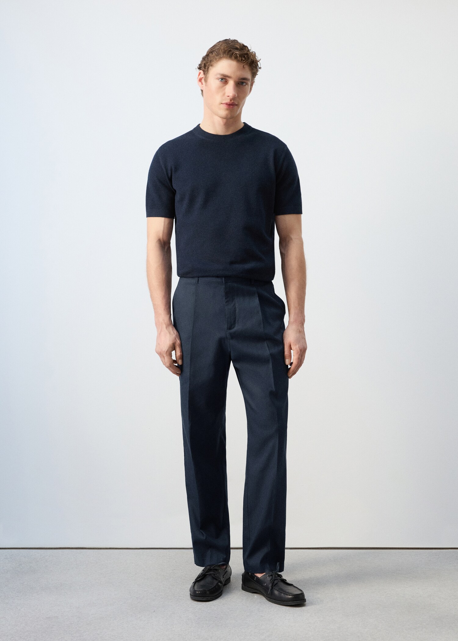 Regular-fit pleated flowy trousers - General plane