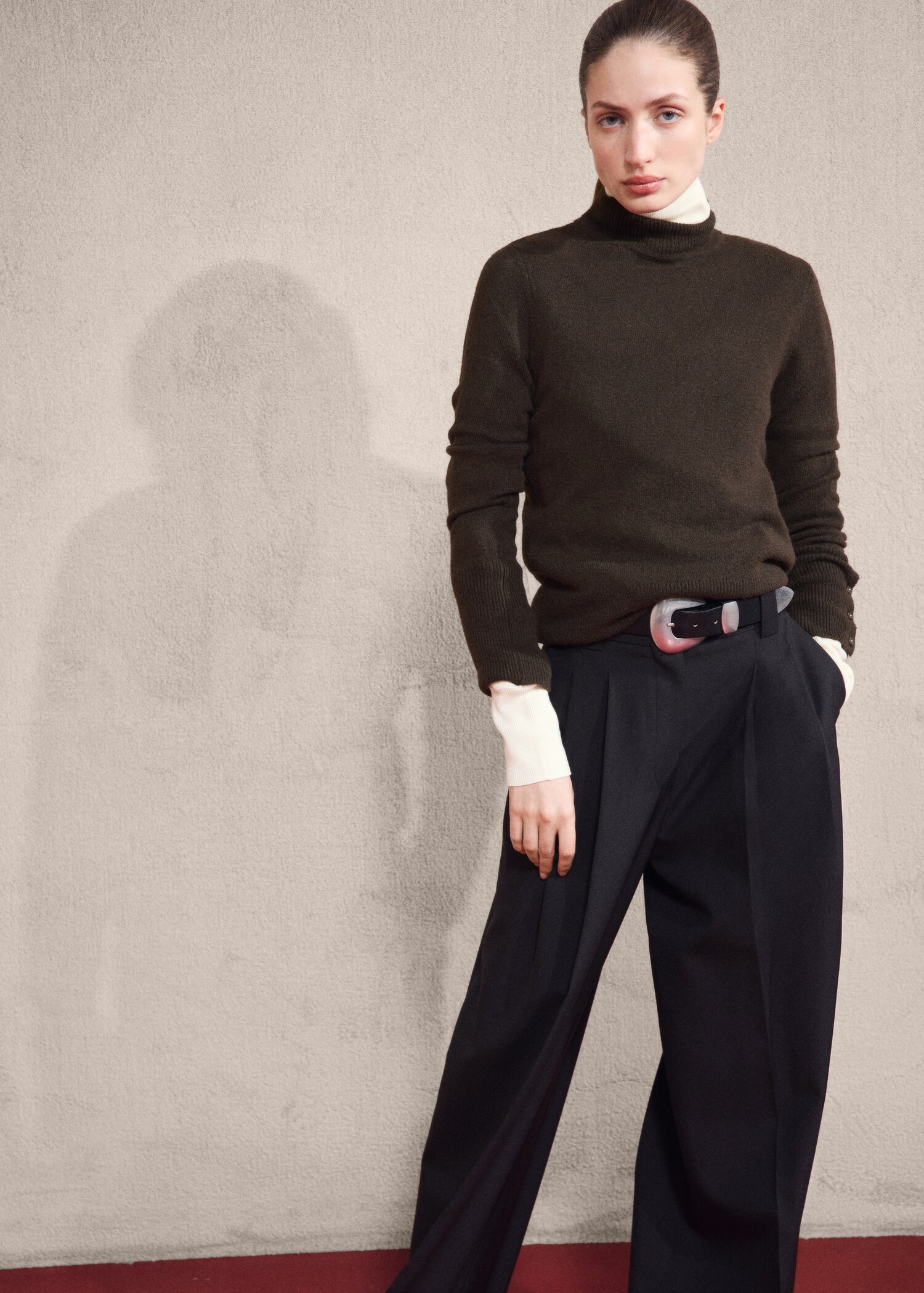 Pullover mit halbhohem Kragen und geknöpften Ärmelbündchen - Mittlere Ansicht