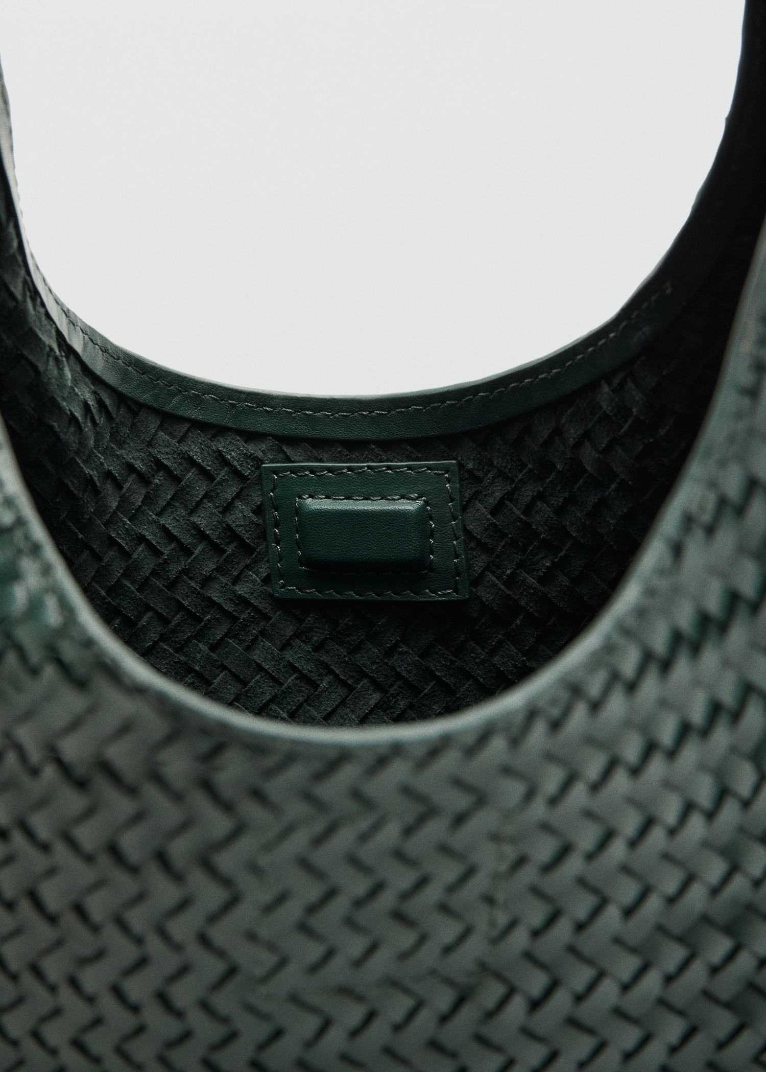 حقيبة ميني من الجلد بضفائر - تفاصيل المنتج 2