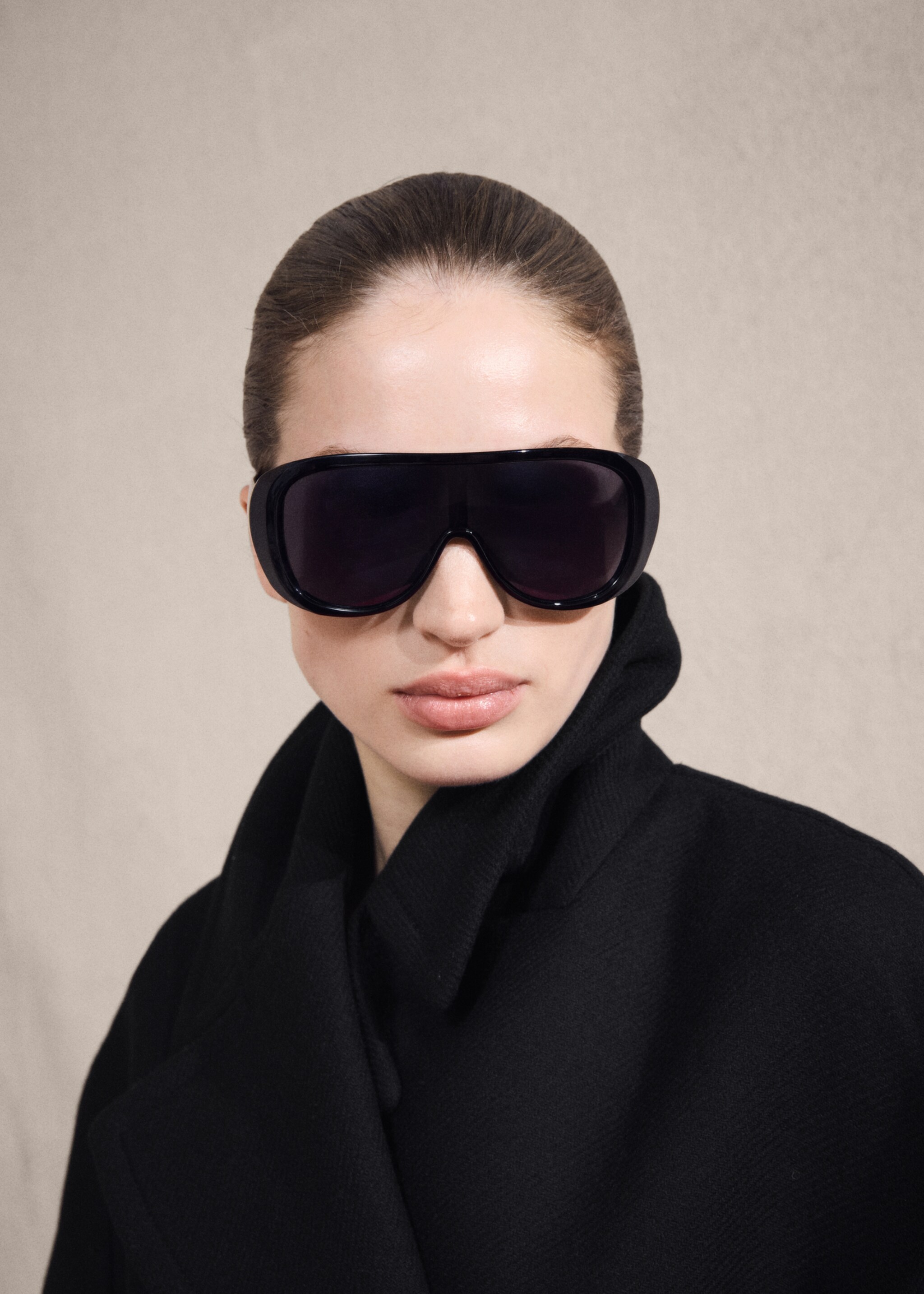 Manteco wool coat with belt - Details of the article 1, Black. Ref: 27011308-05.