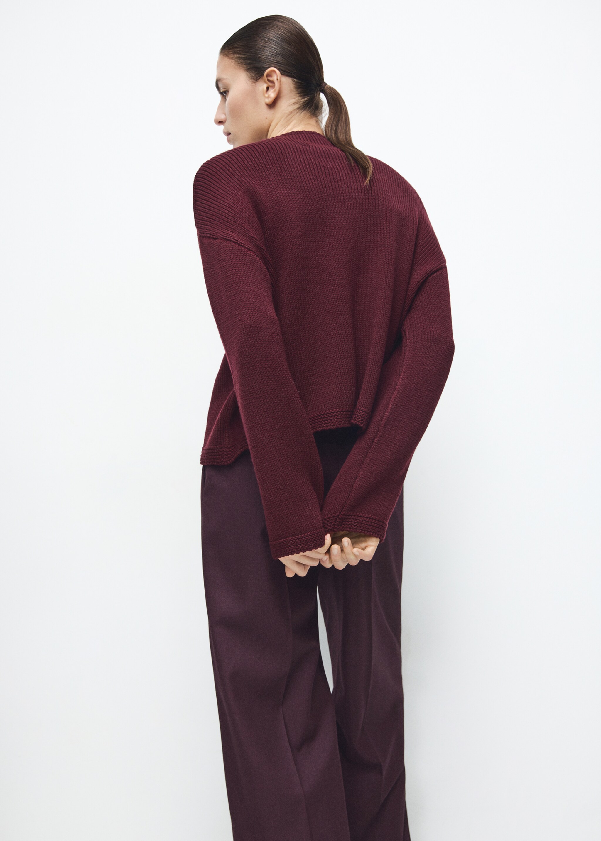 Pull-over maille col montant - Verso de l’article, Lie de vin. Ref: 27011316-01.