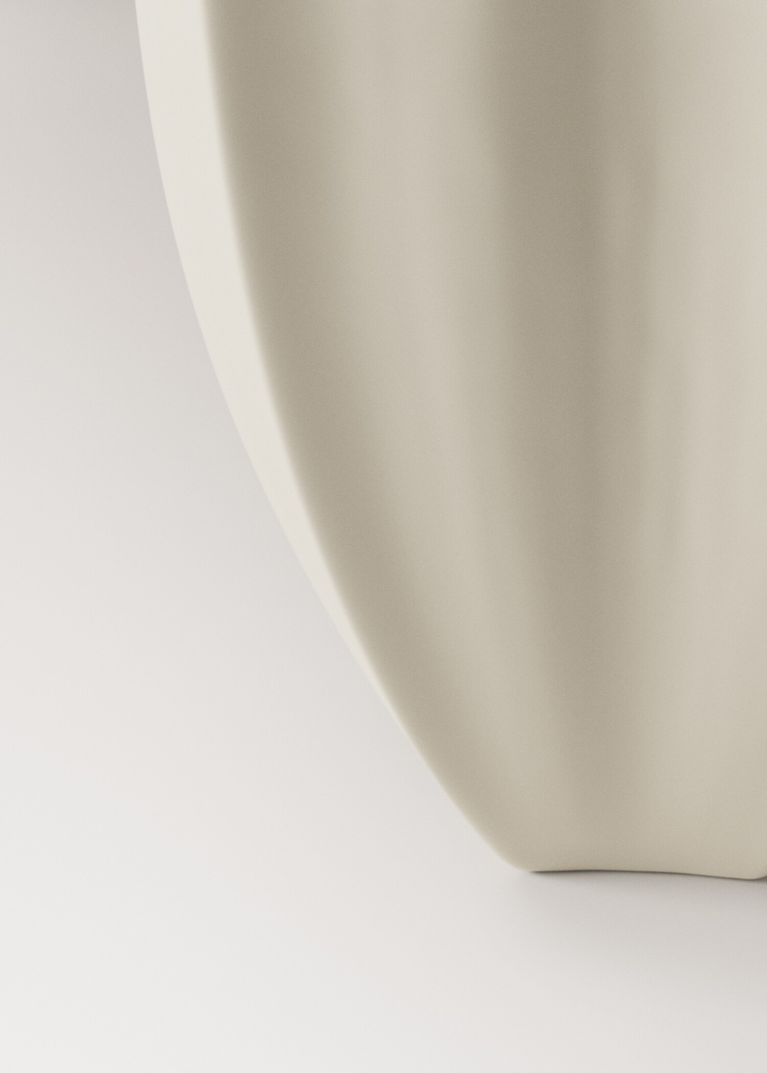 Tall earthenware flower vase - Details of the article 2
