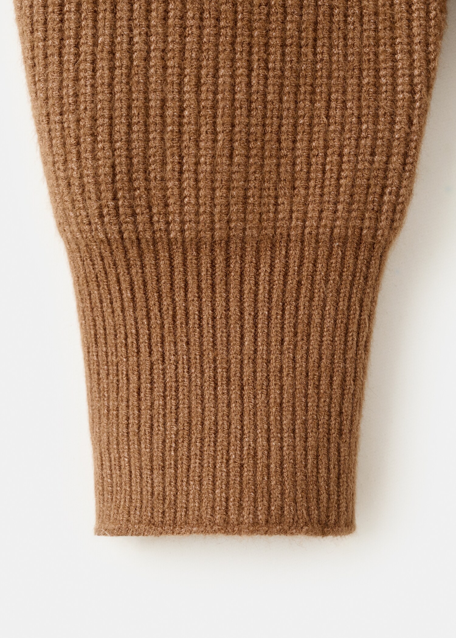 V-neck knit sweater - Details of the article 0