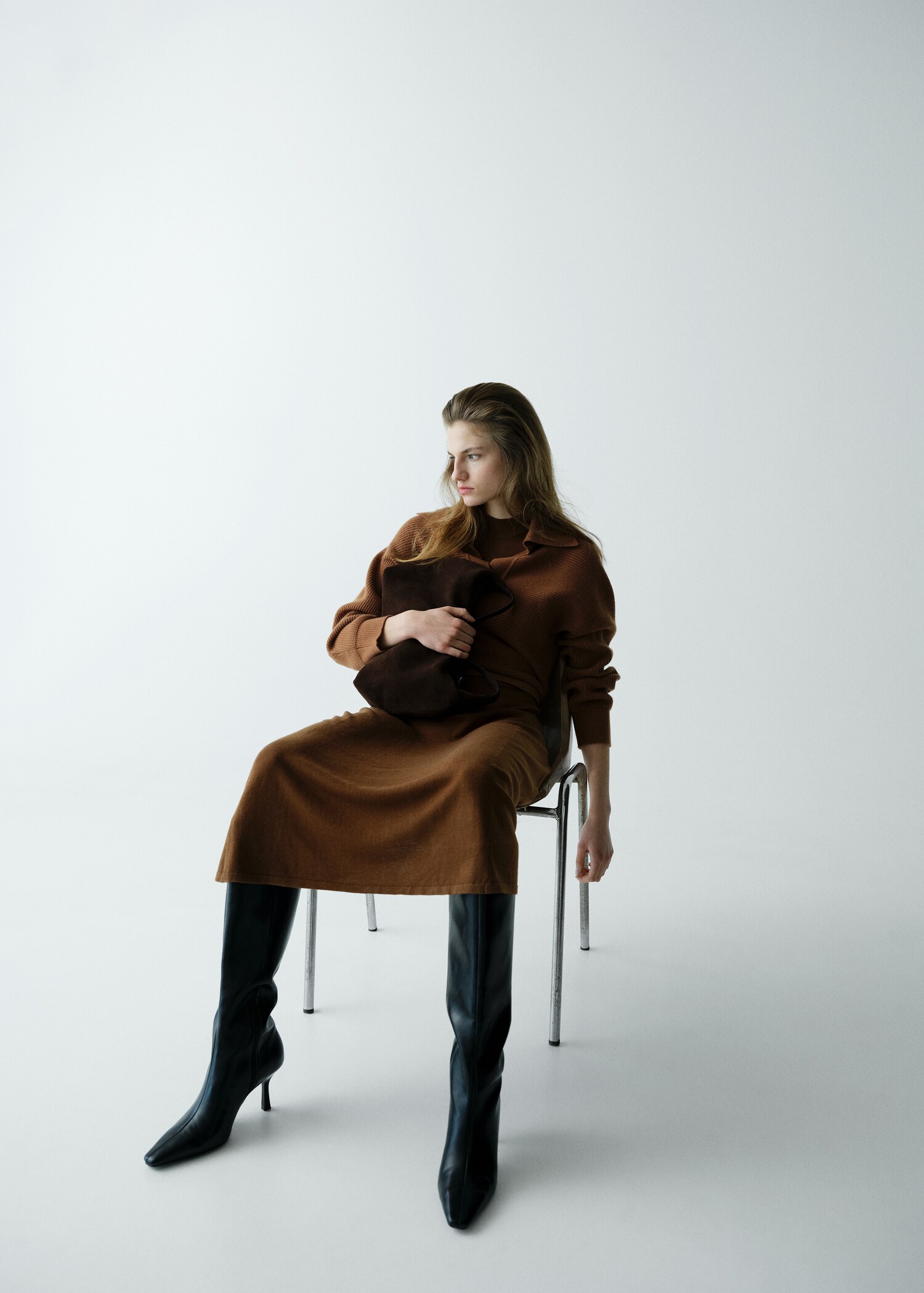 V-neck knit sweater - Details of the article 2