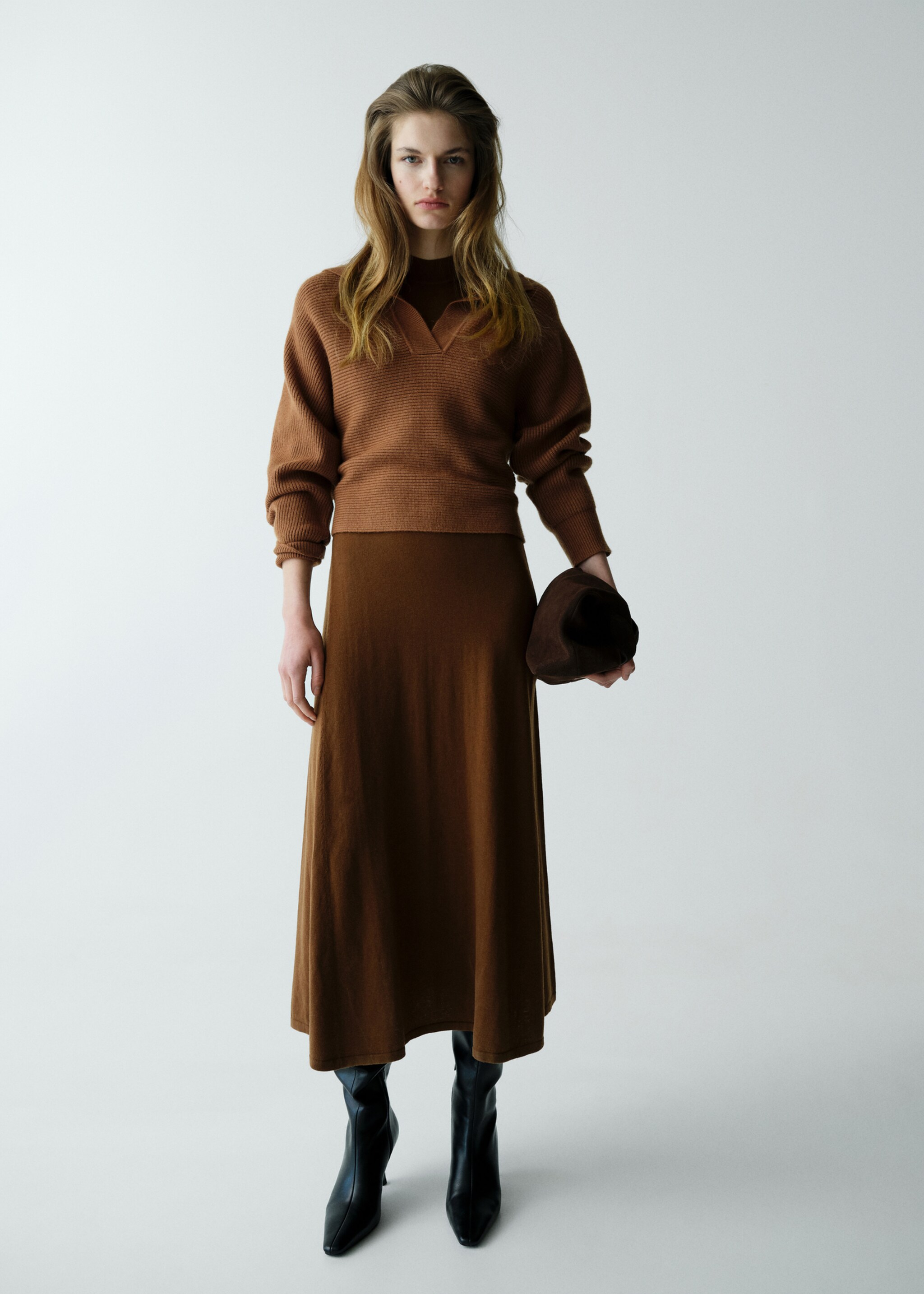 Sweater rajut kerah V - Tampilan Umum, Coklat tembakau. Ref: 27014085-01.