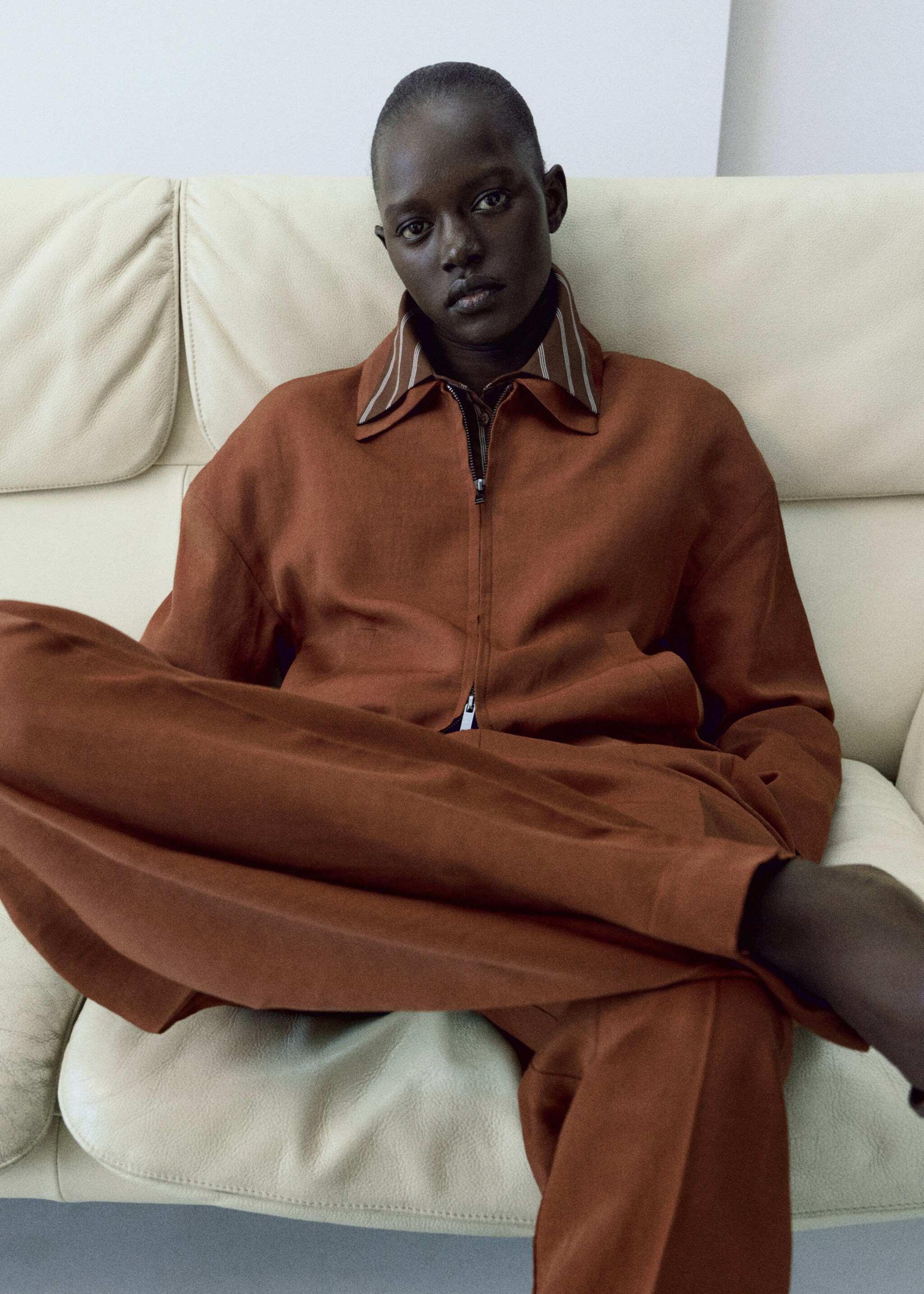 Linen-blend pleated trousers - Details of the article 1, Russet. Ref: 27016352-01.