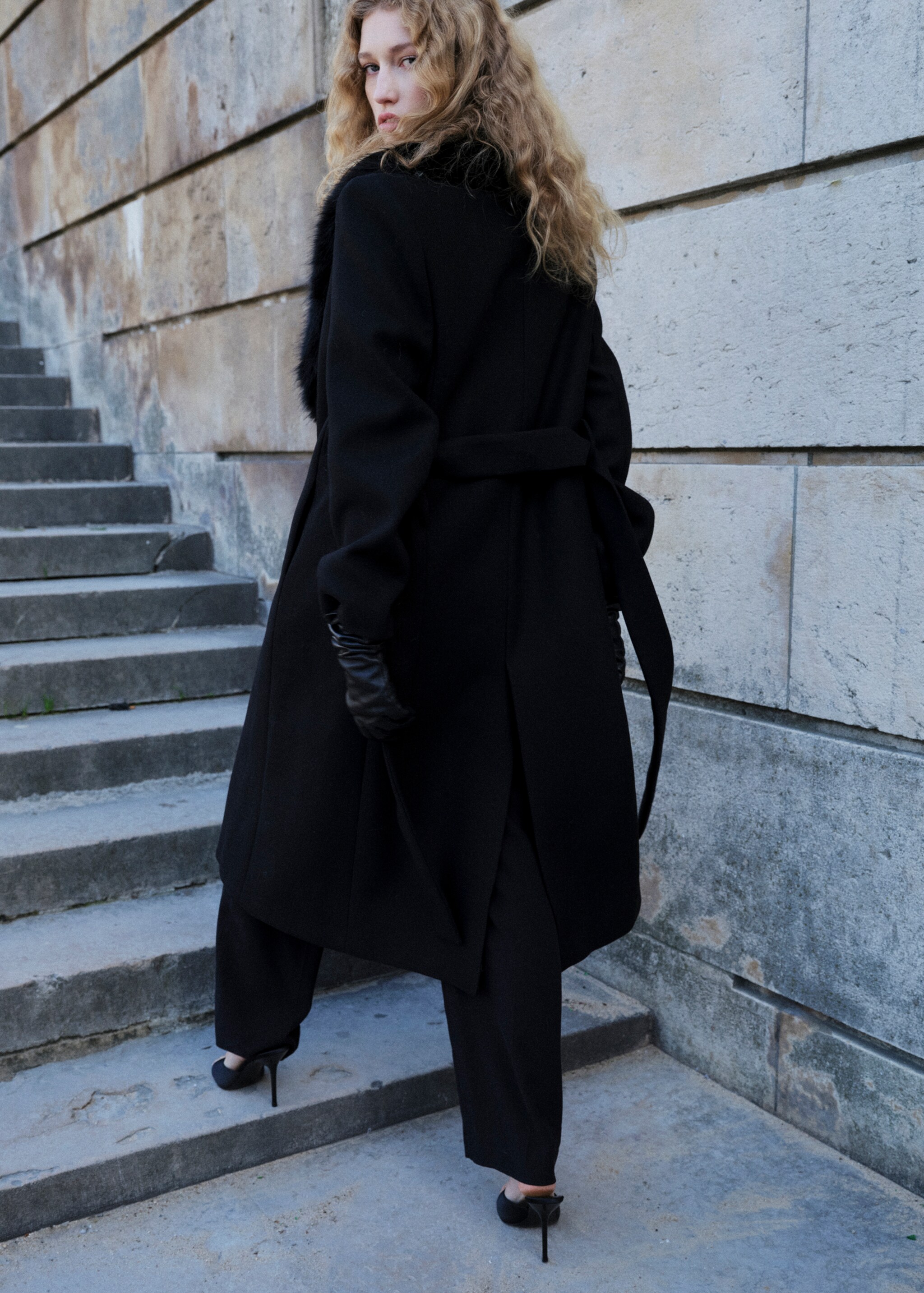 Manteau laine Manteco col fourrure - Verso de l’article, Noir. Ref: 27021302-01.