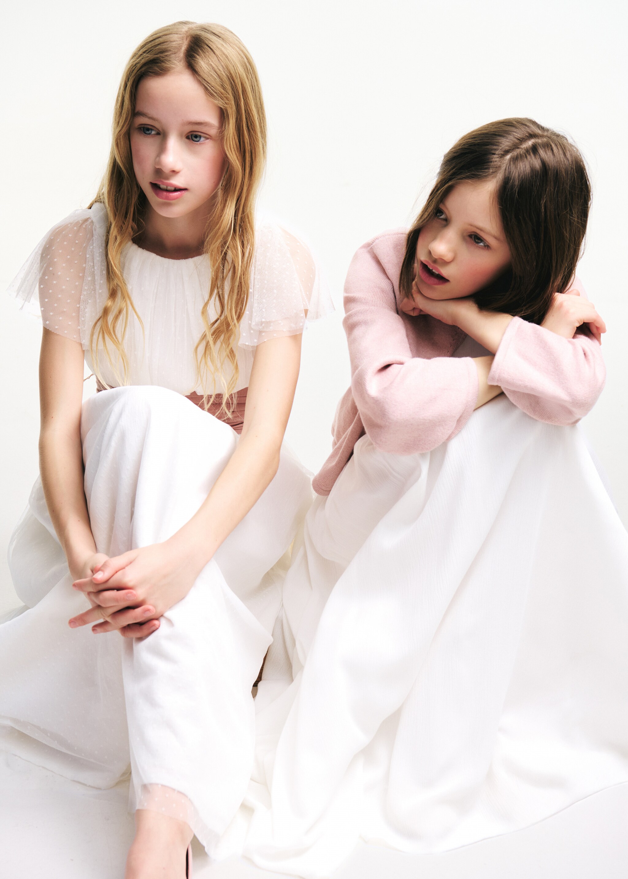 Long dress with bow - Details of the article 5, White. Ref: 27023737-01.