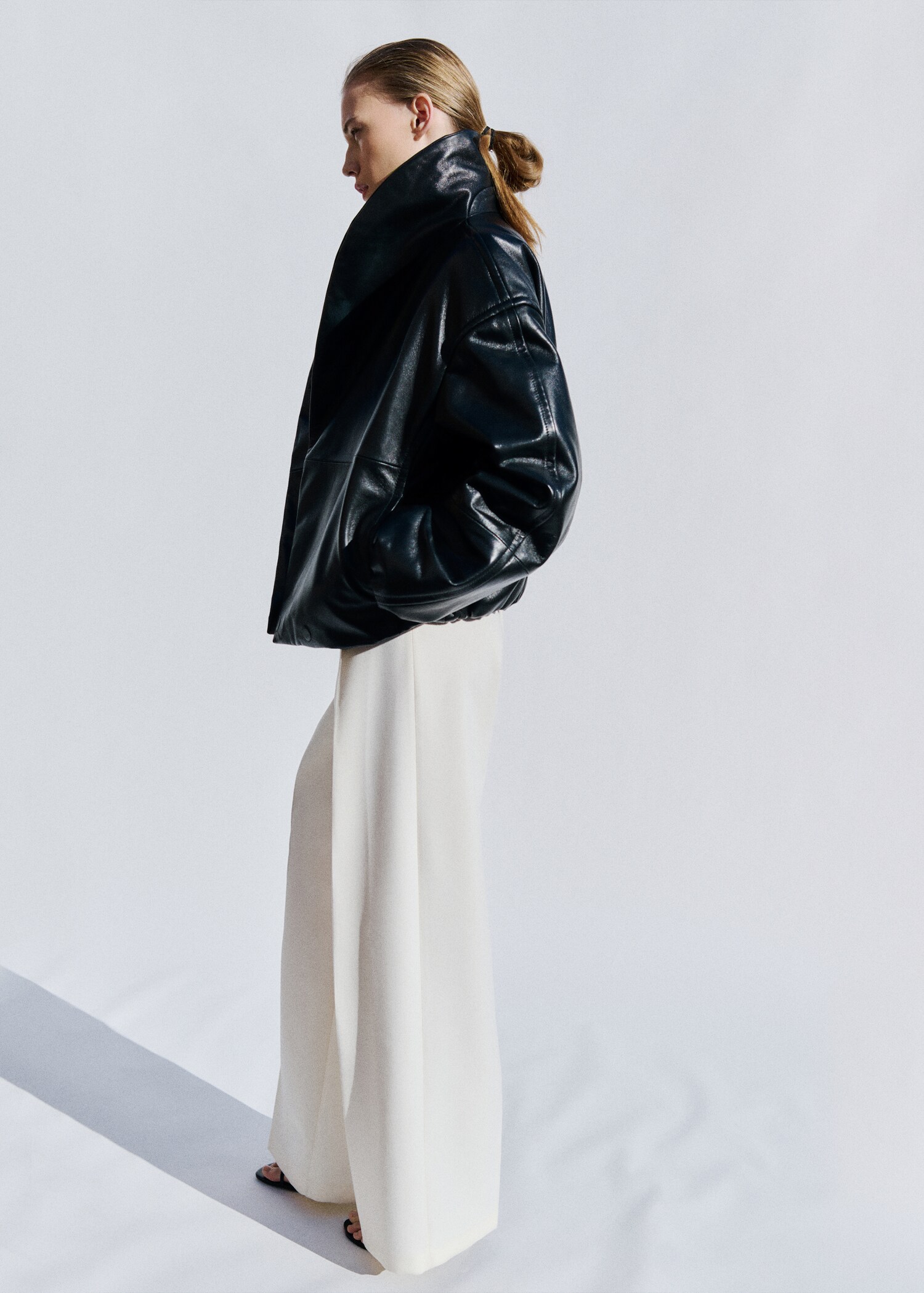 Leather bomber jacket with wrap collar - Details of the article 1