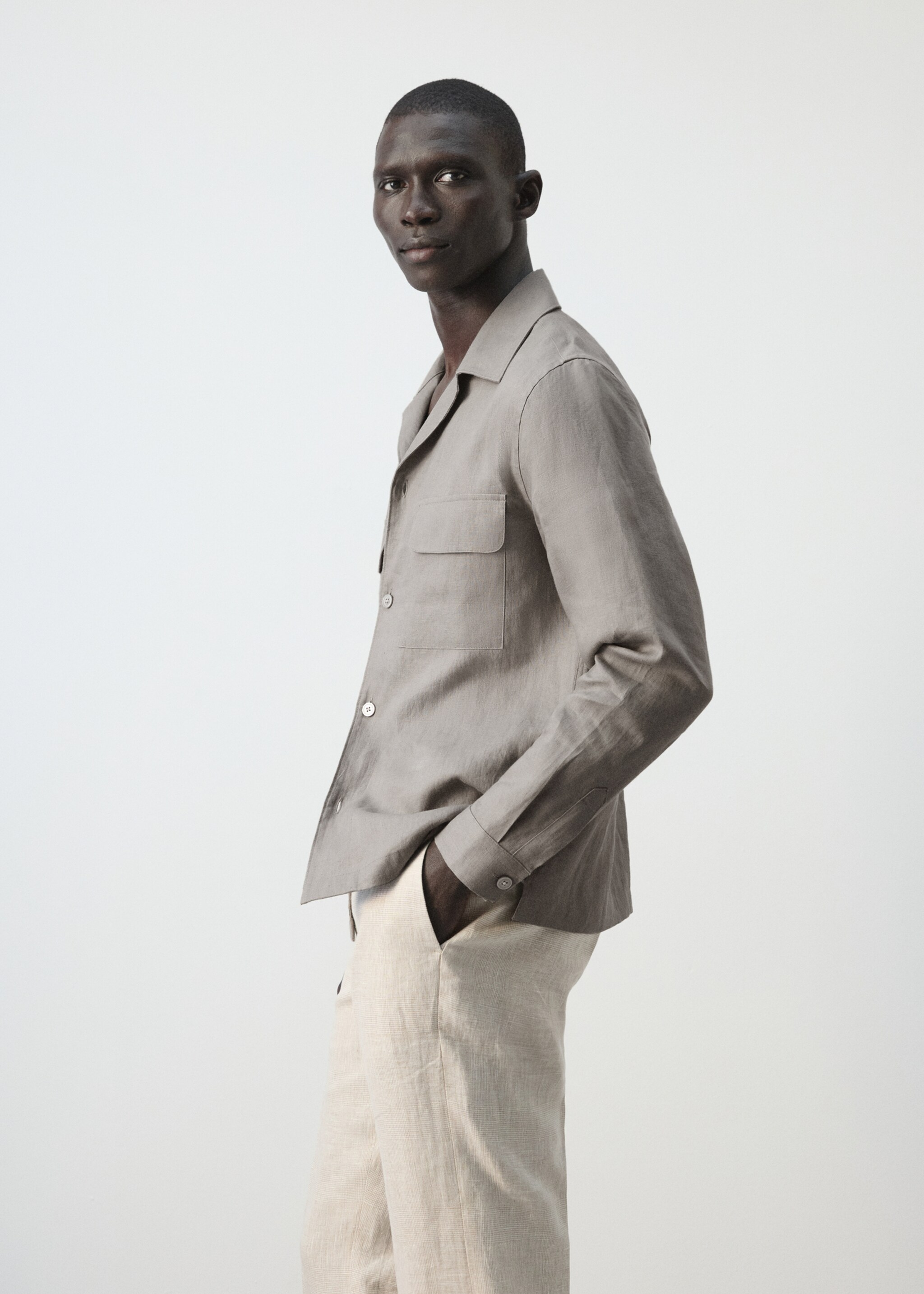 Bowling collar overshirt 100% linen - Details of the article 2, Medium Brown. Ref: 27026712-01.