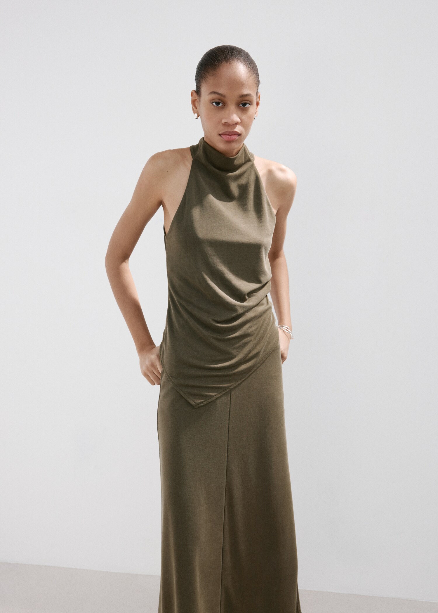 Asymmetric ruched top - Details of the article 1