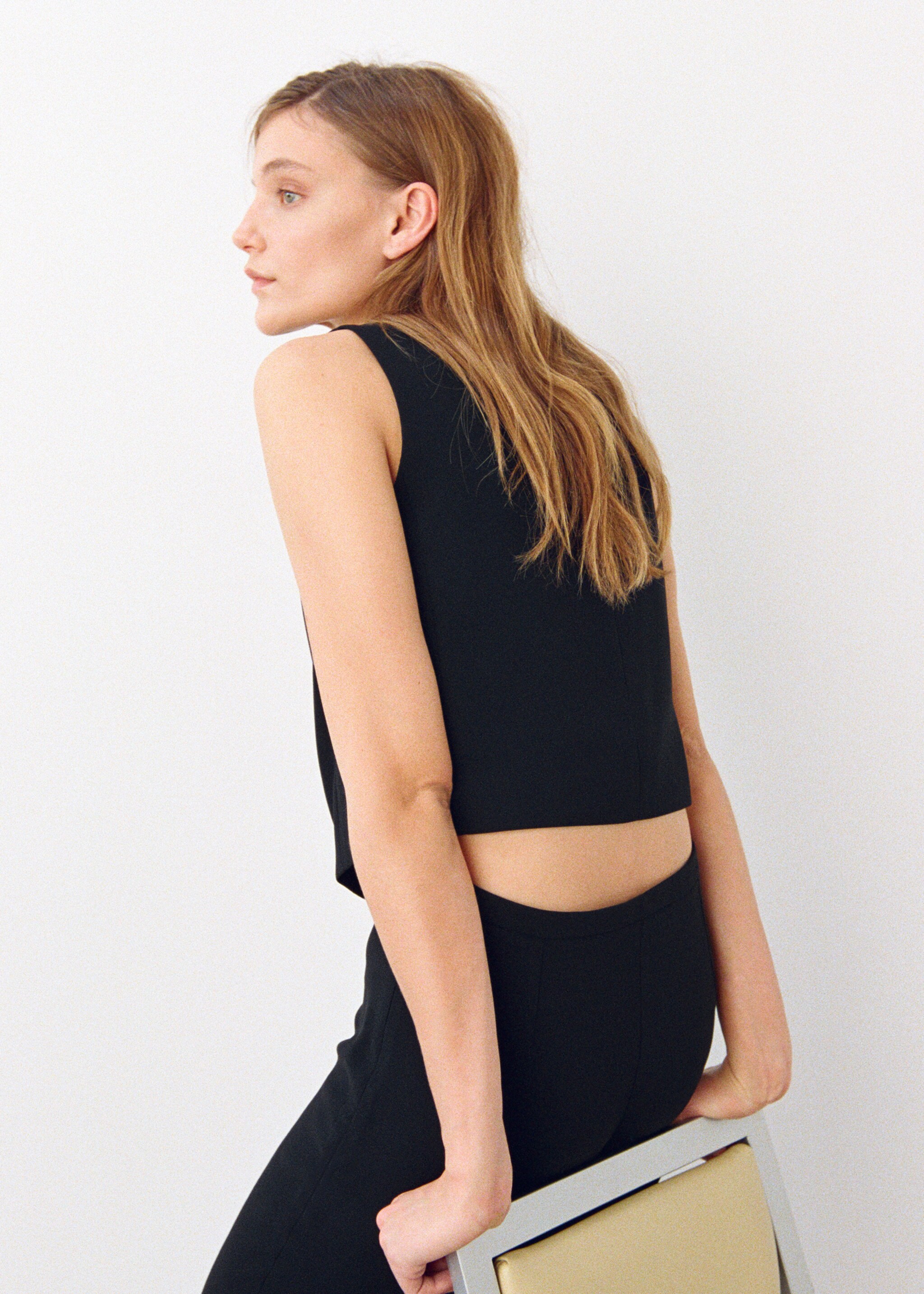 Chaleco traje crop - Plano medio, Negro. Ref: 27031320-01.