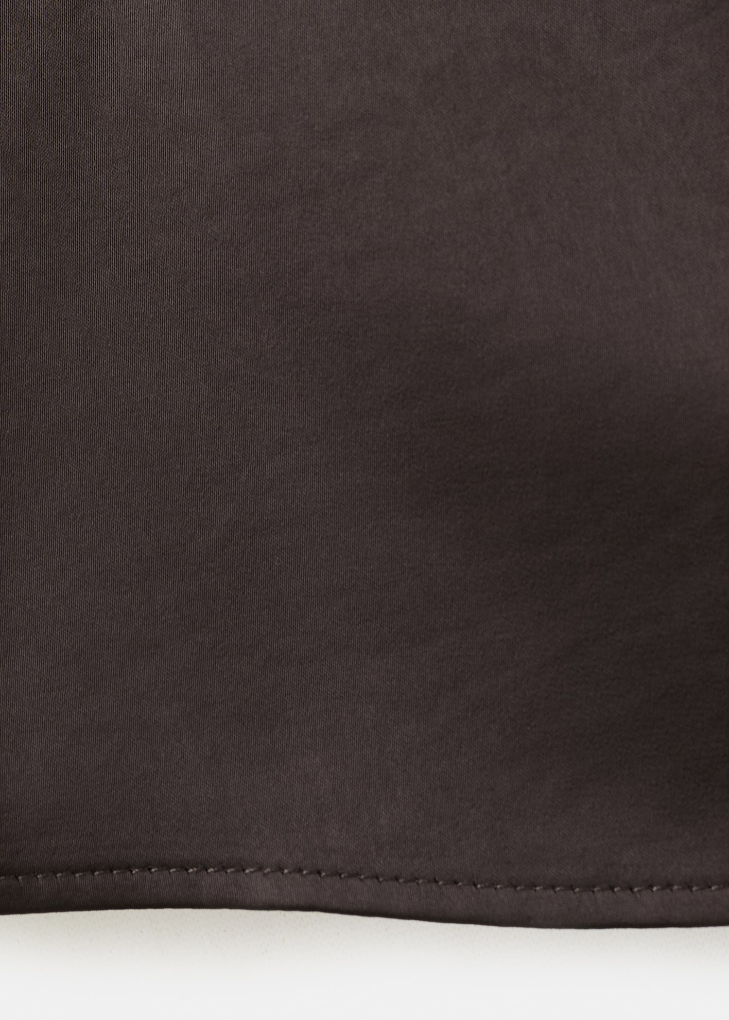 Satijnen blouse met hoge kraag - Detail van het artikel 0