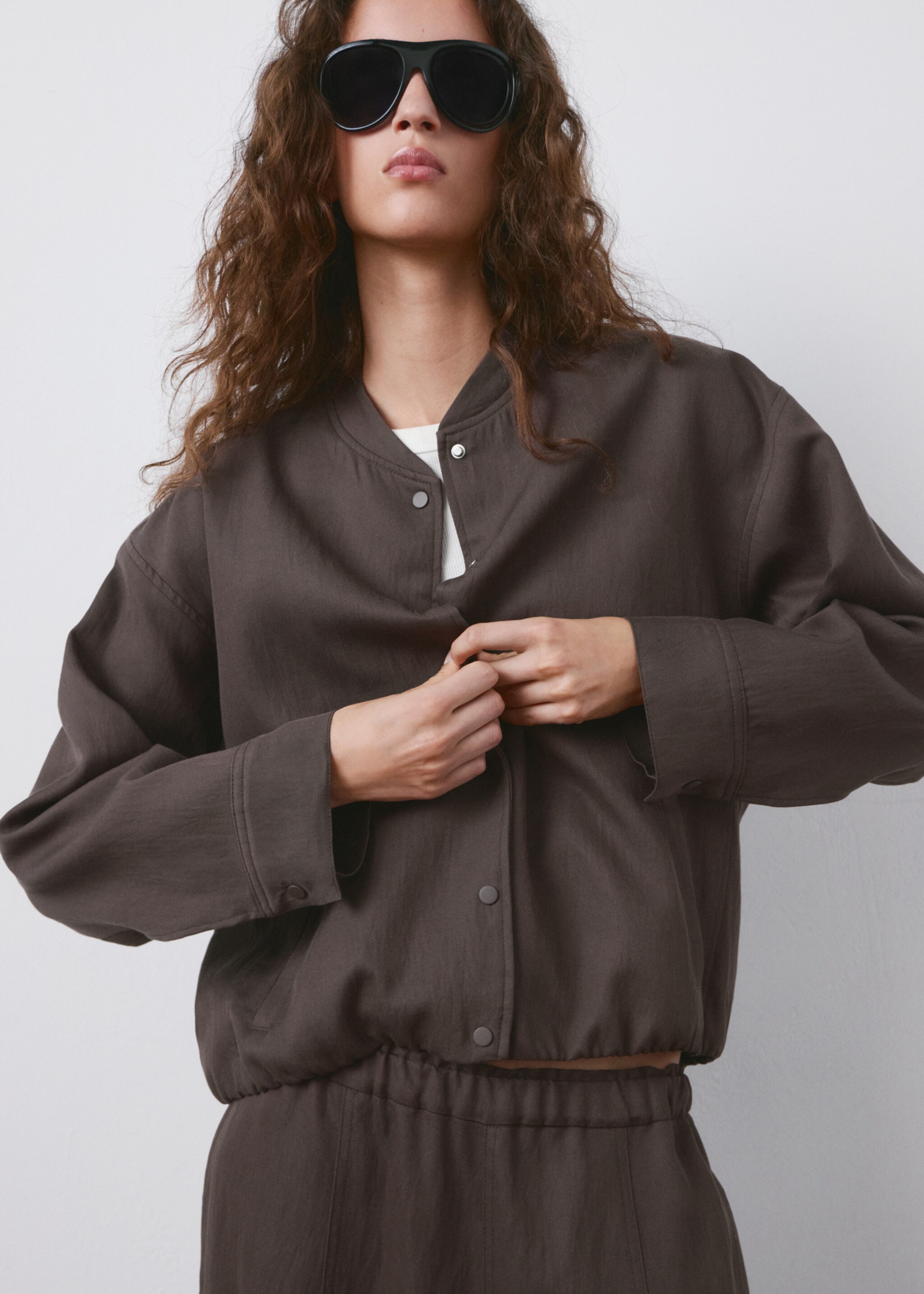 Mid-rise lyocell trousers - Details of the article 1, Purple. Ref: 27036348-01.