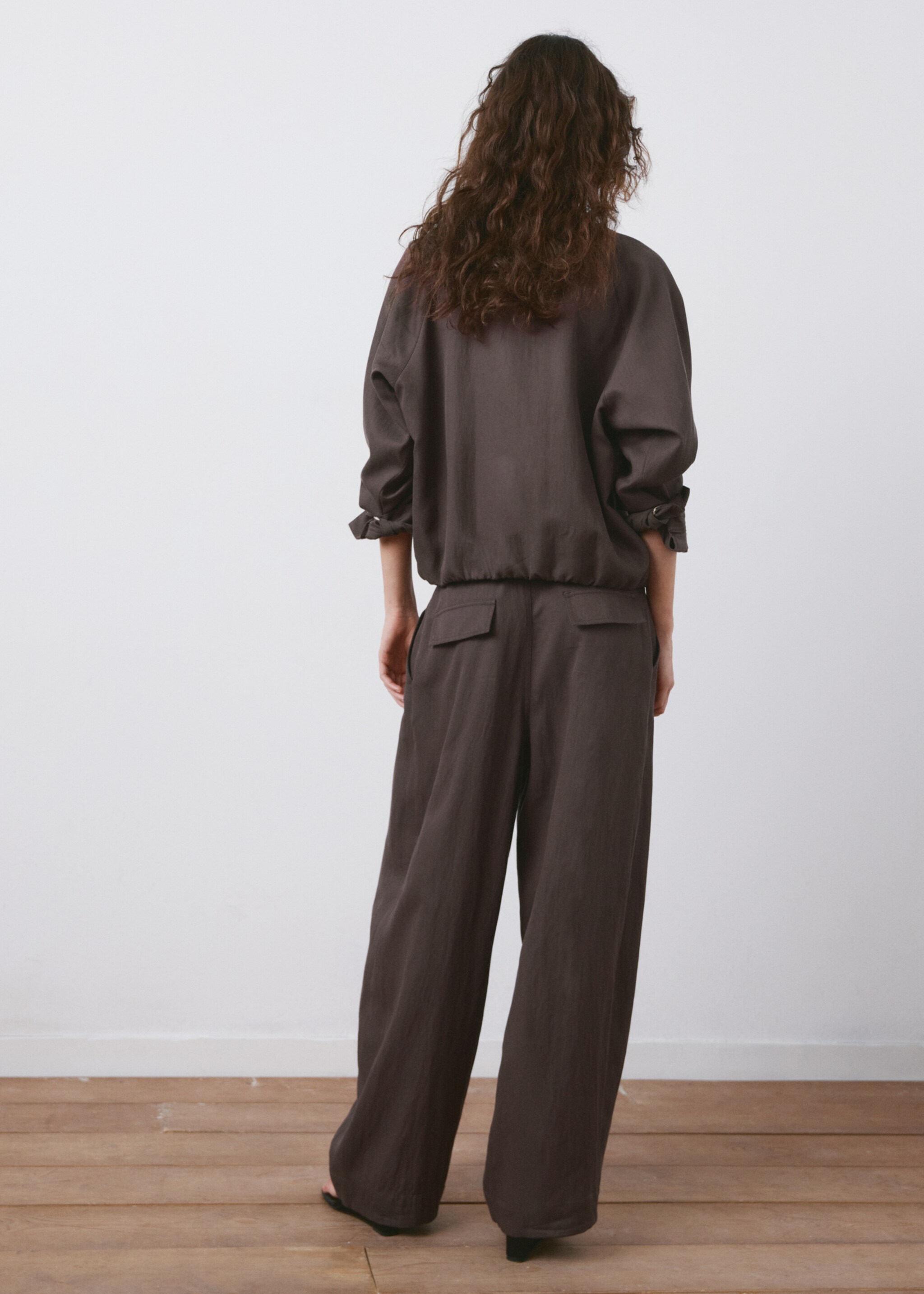 Mid-rise lyocell trousers - Reverse of the article, Purple. Ref: 27036348-01.