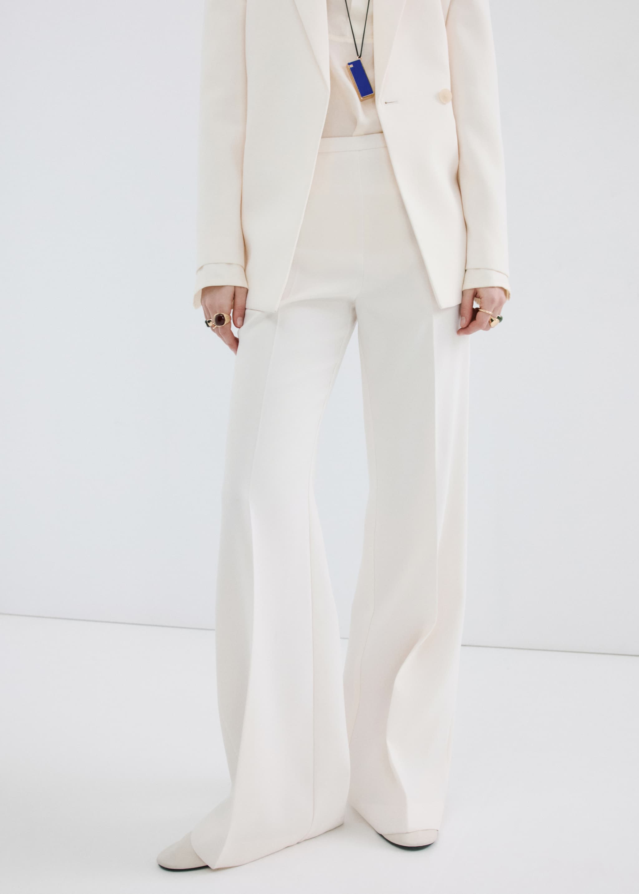 Pantalón traje tiro alto - Plano medio, Vainilla. Ref: 27041320-01.