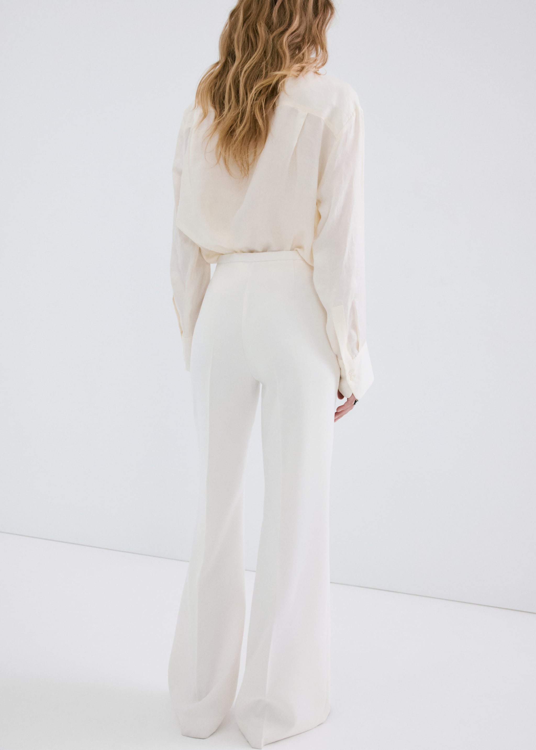 Pantalón traje tiro alto - Reverso del artículo, Vainilla. Ref: 27041320-01.