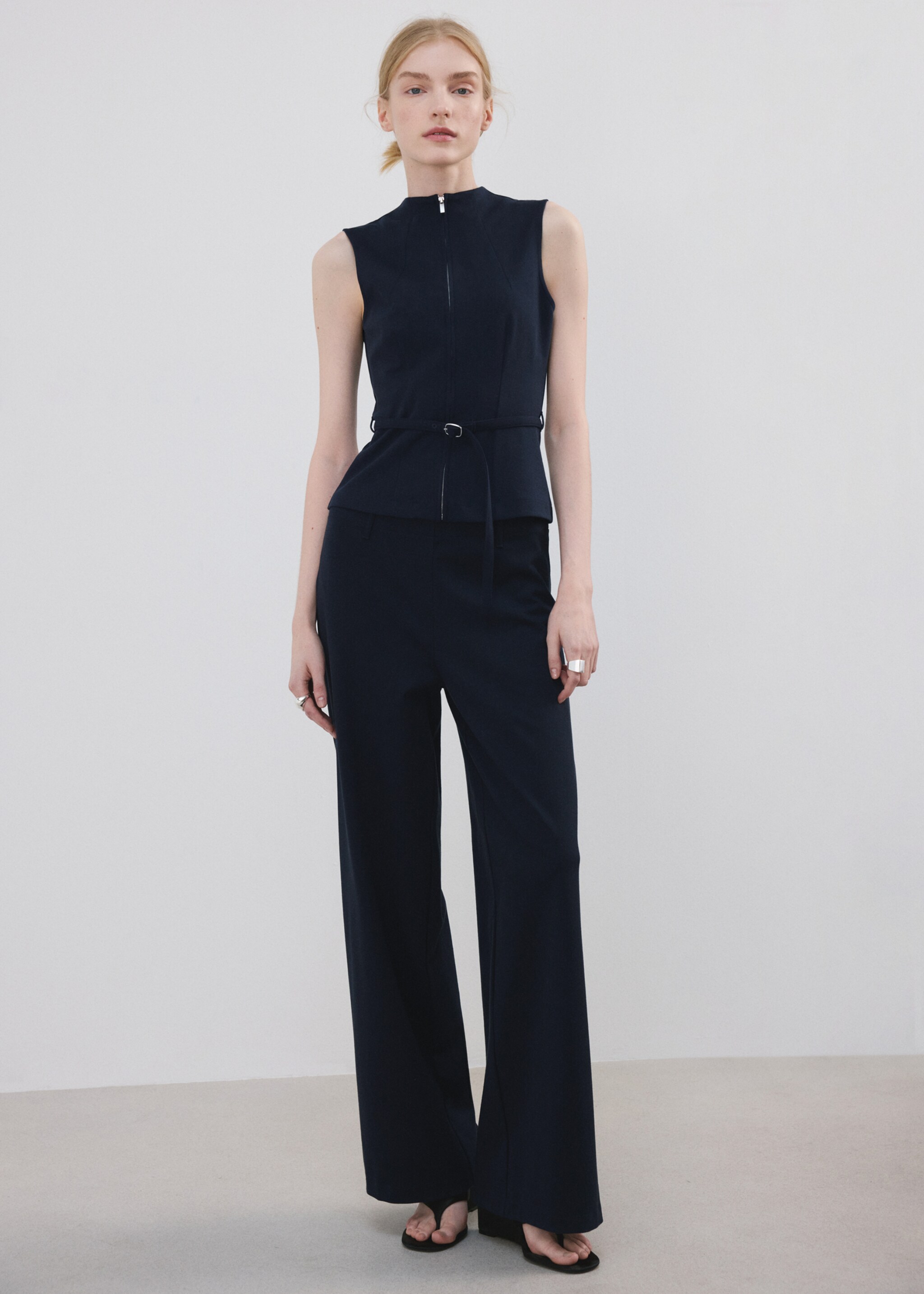 Chaleco entallado cremallera - Plano general, Azul marino oscuro. Ref: 27044079-01.