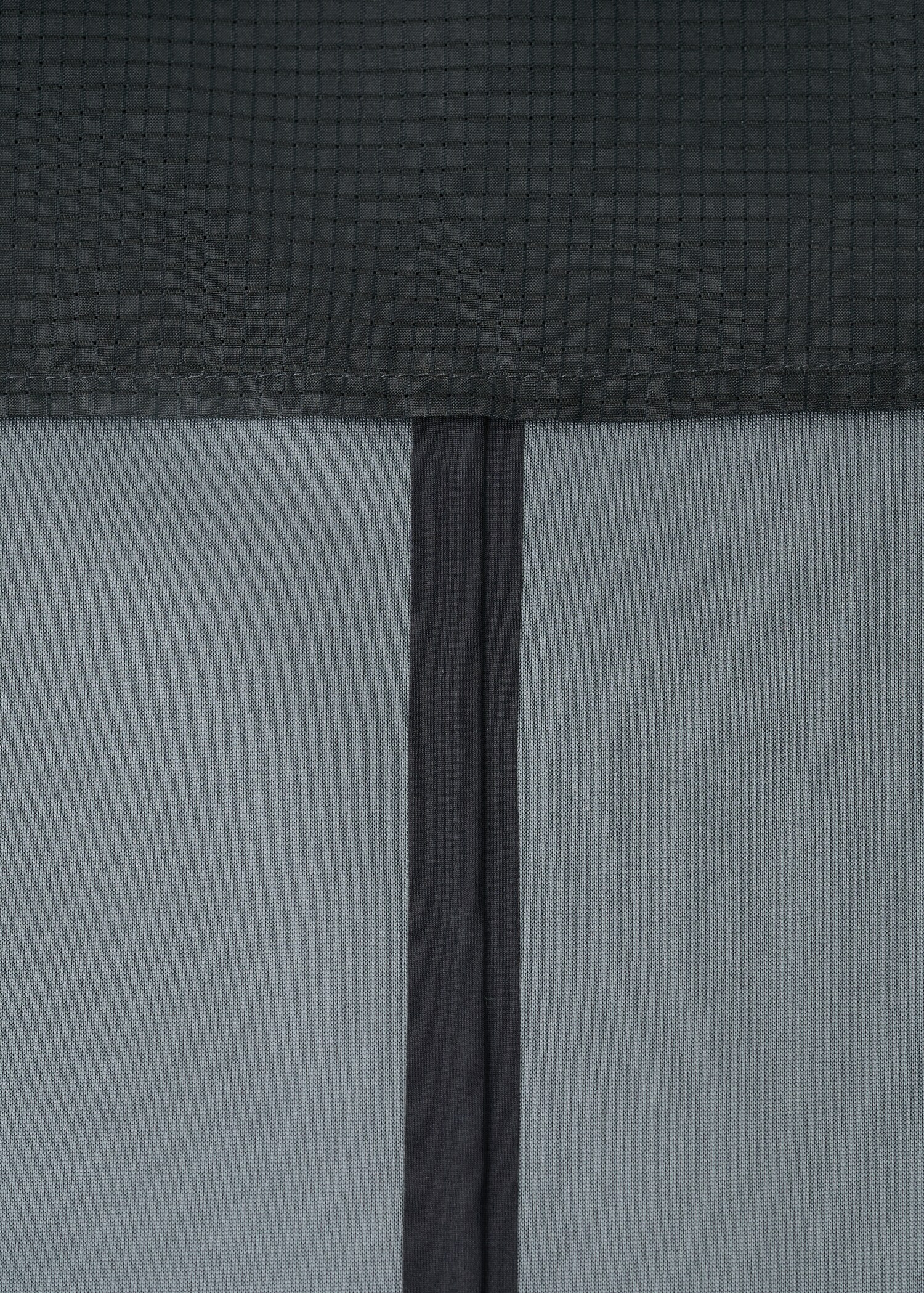 Water-repellent parka with pockets - Details of the article 0