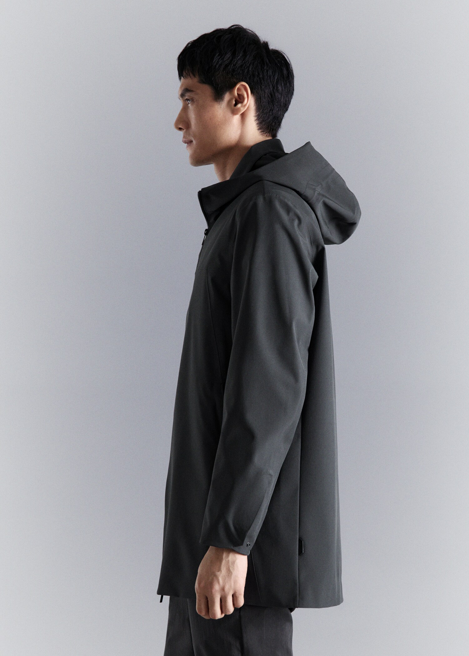 Water-repellent parka with pockets - Details of the article 2