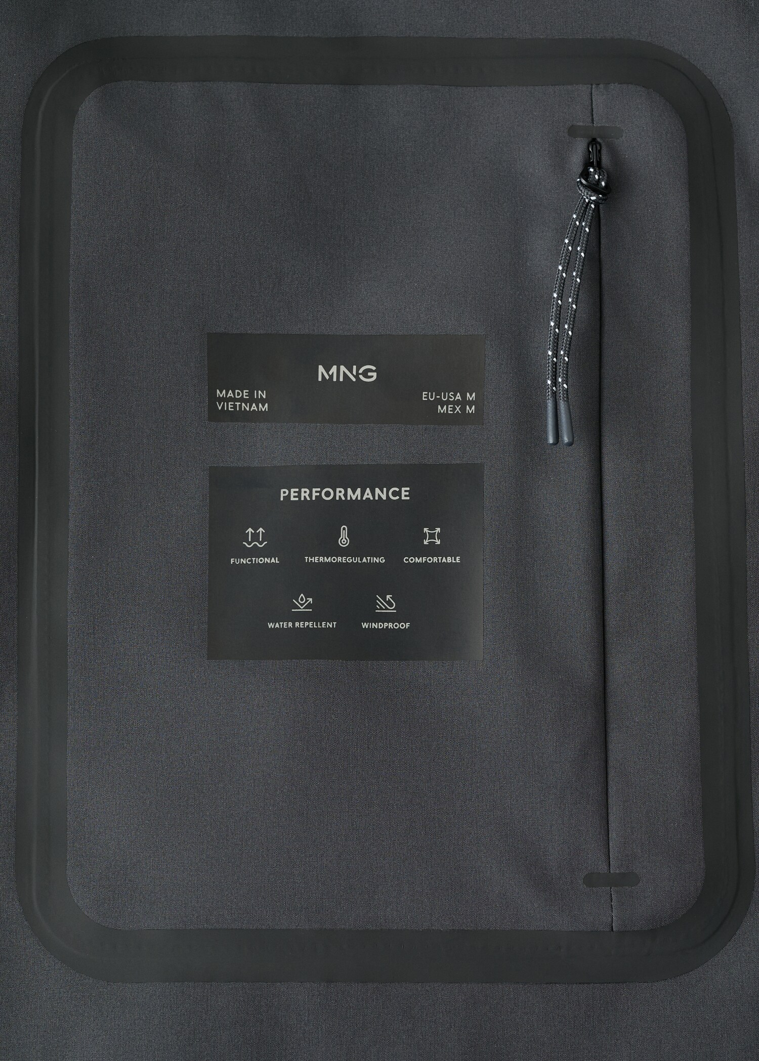 Water-repellent parka with pockets - Details of the article 9