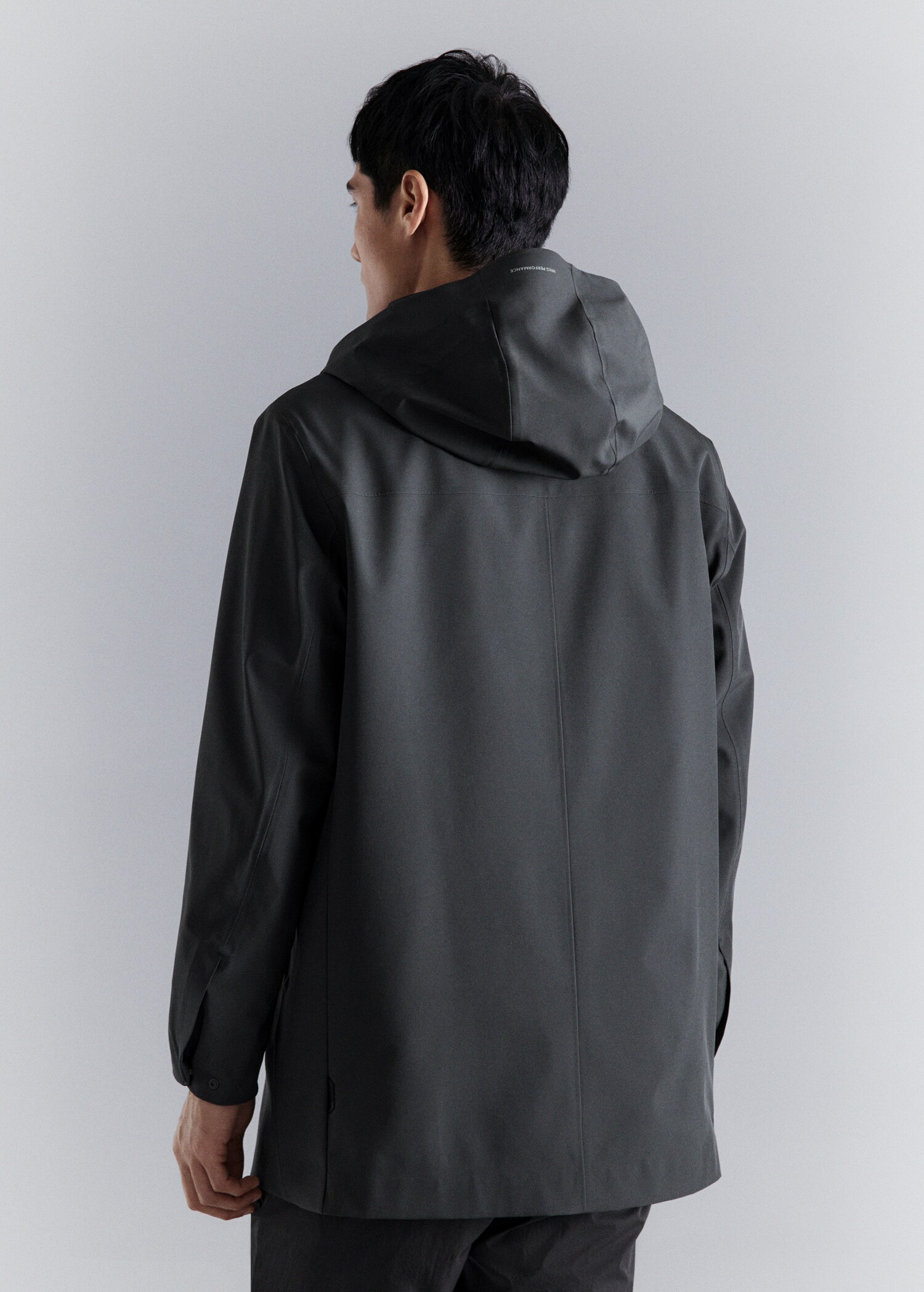 Water-repellent parka with pockets - Reverse of the article