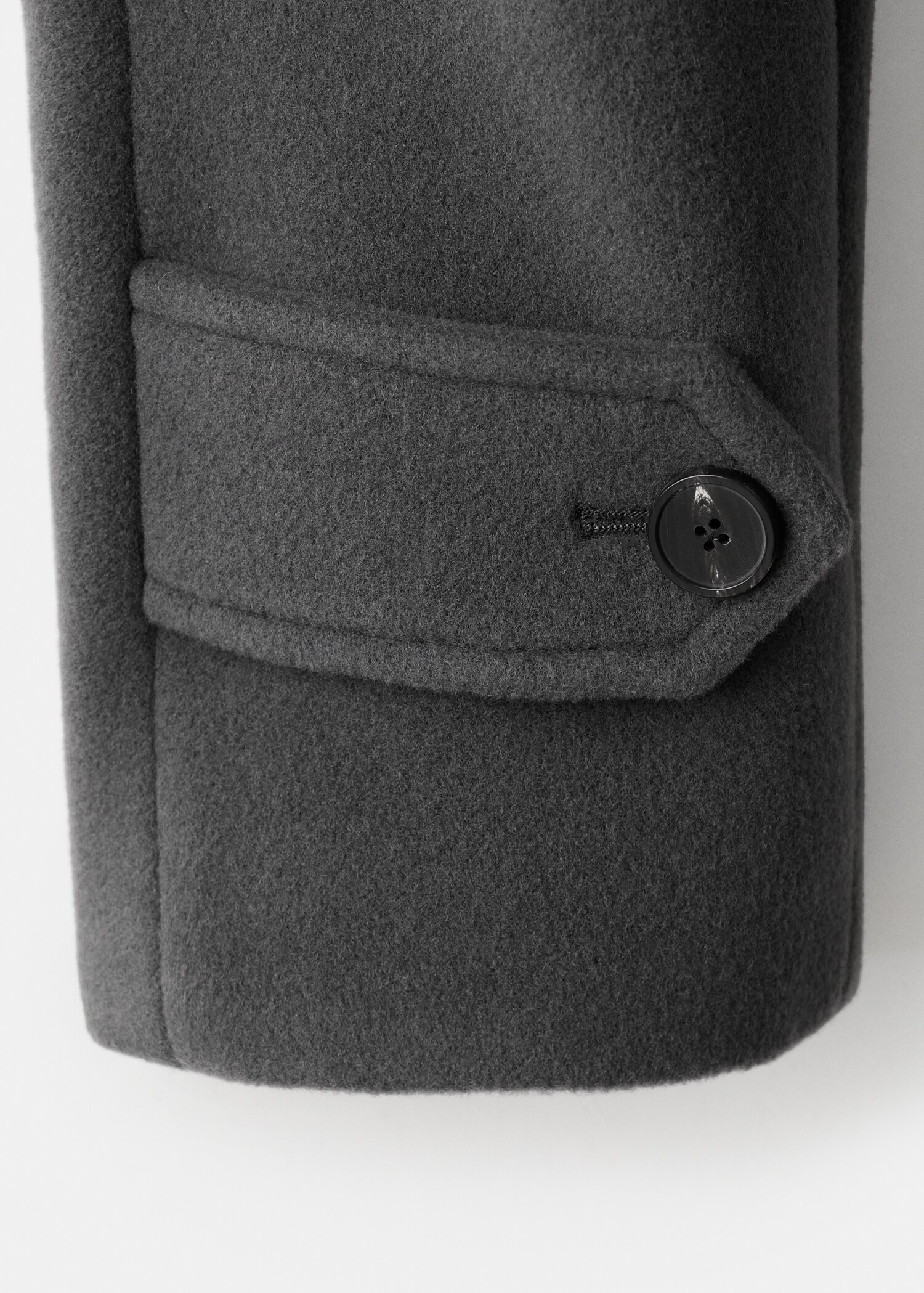 Woollen coat with belt - Details of the article 8