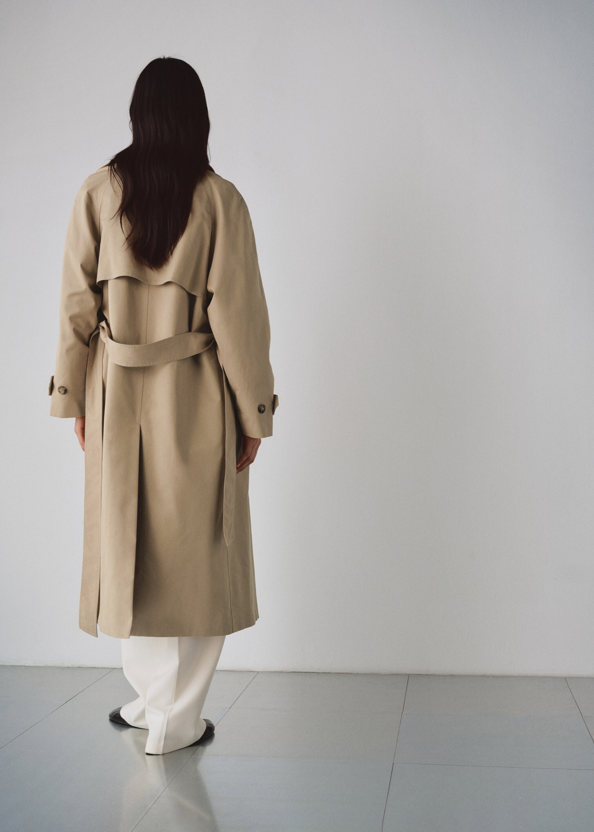 Long double-breasted trench coat - Reverse of the article, Beige. Ref: 27044774-01.