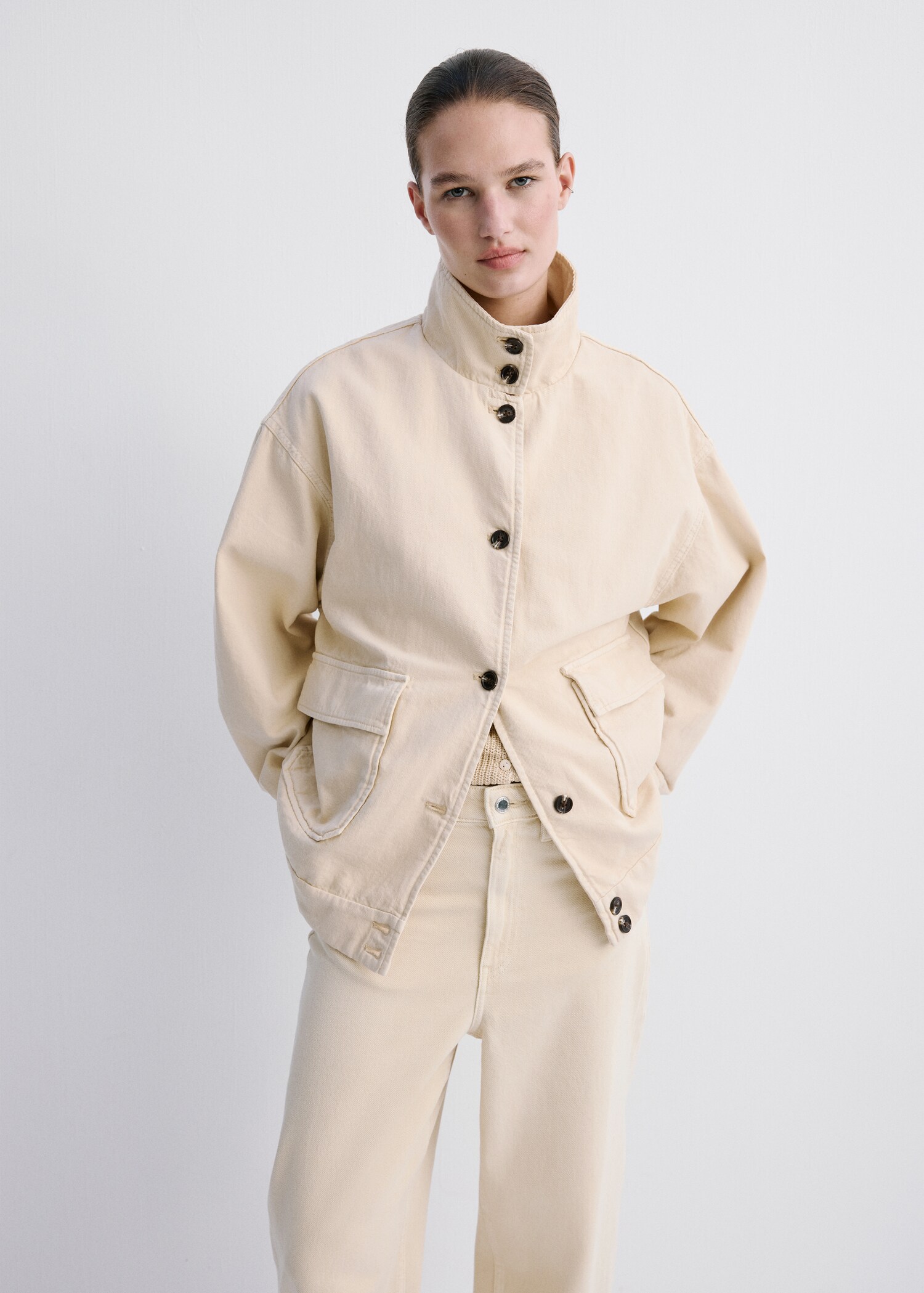 Balloon jeans with rolled-up hem - Details of the article 1