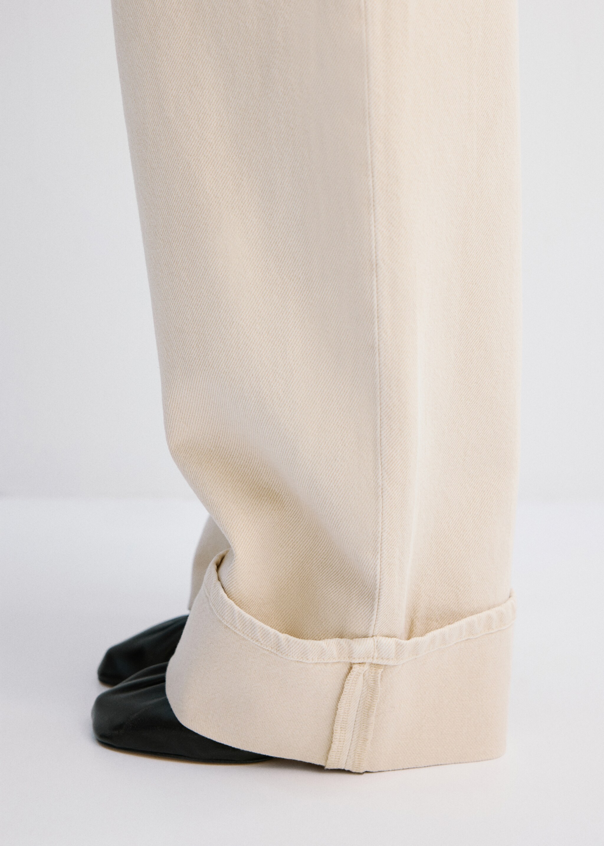 Balloon jeans with rolled-up hem - Details of the article 2, Vanilla. Ref: 27045818-01.