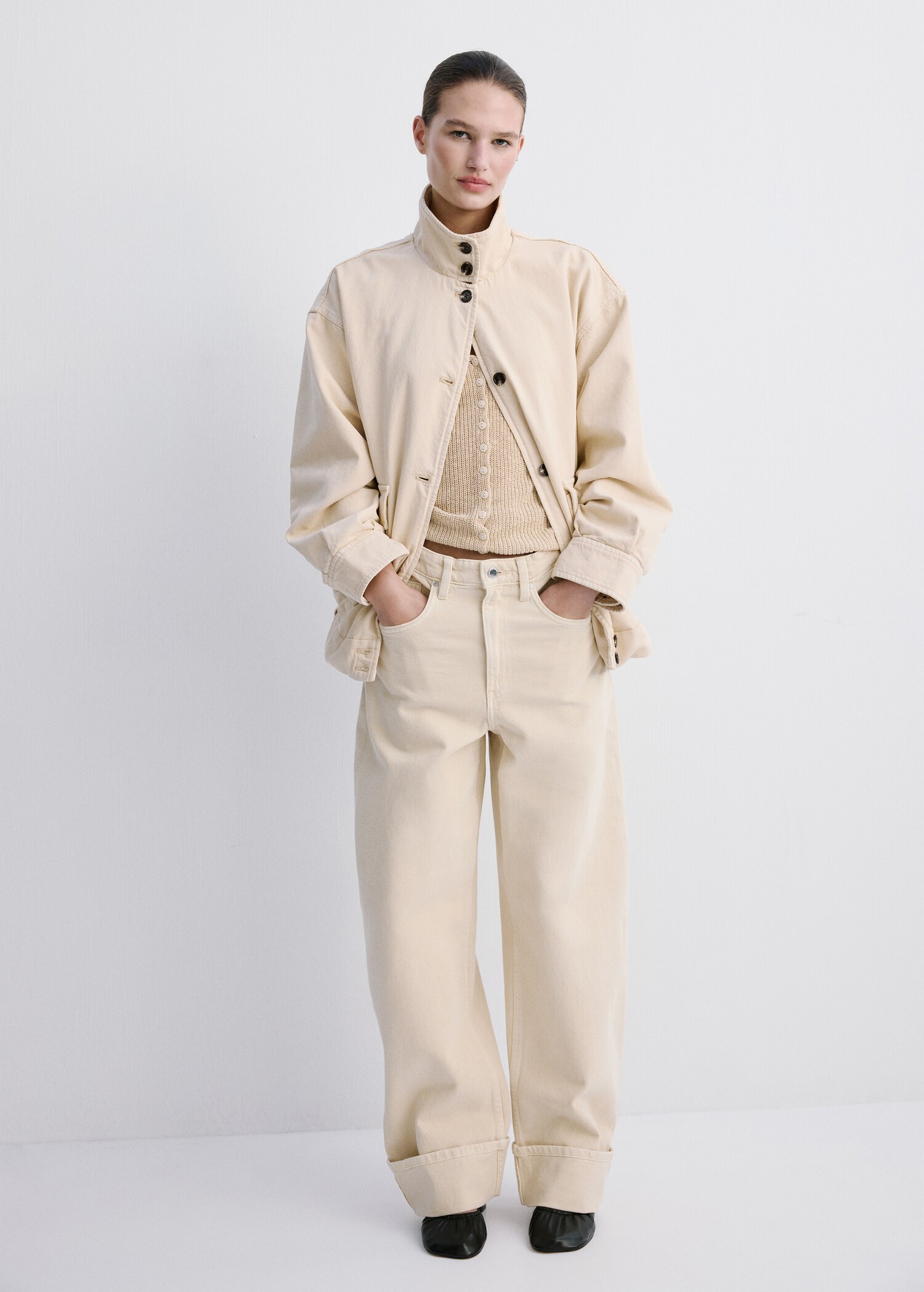 Balloon jeans with rolled-up hem - General plane