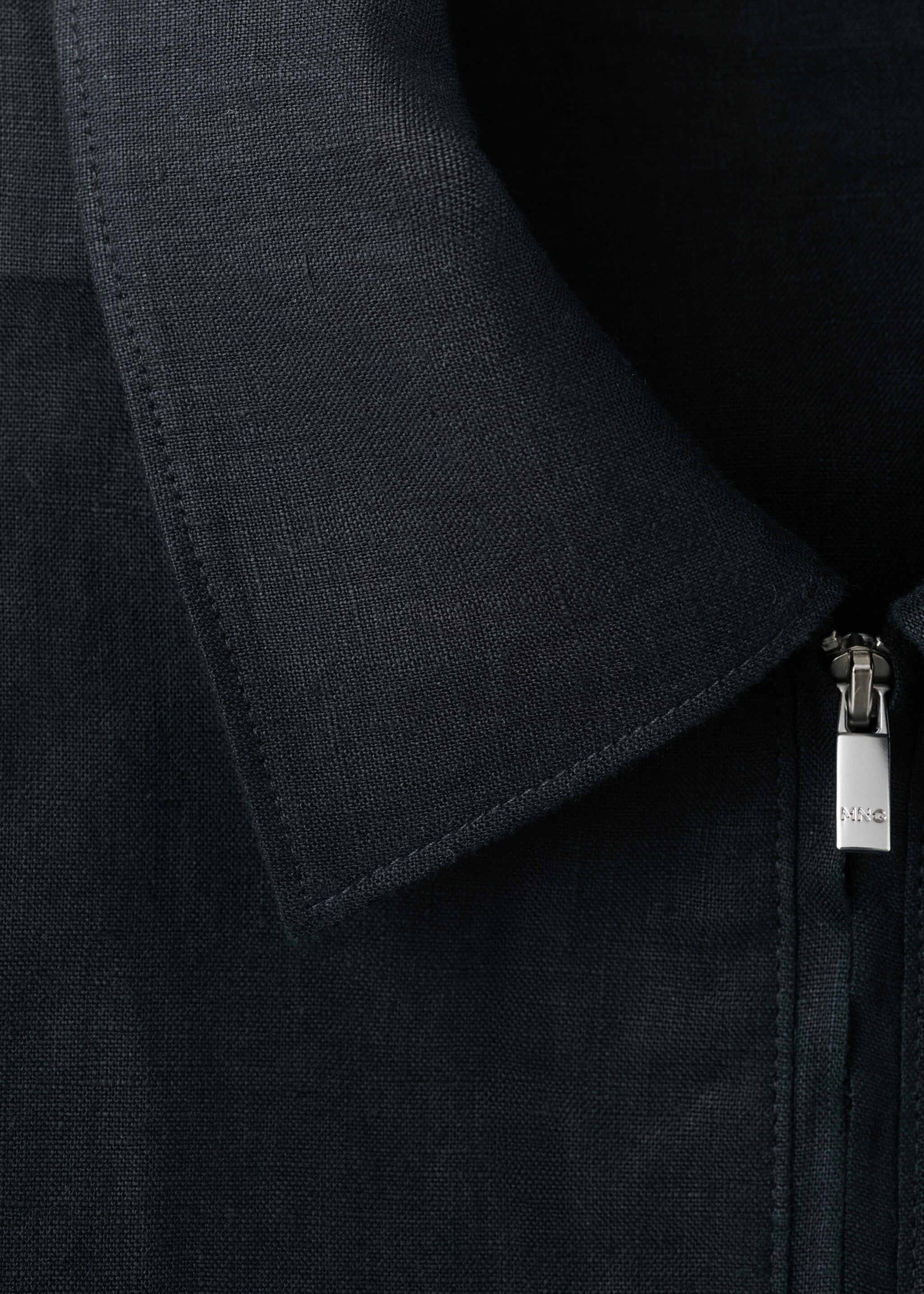 100% linen jacket with pockets - Details of the article 8, Navy. Ref: 27045930-04.