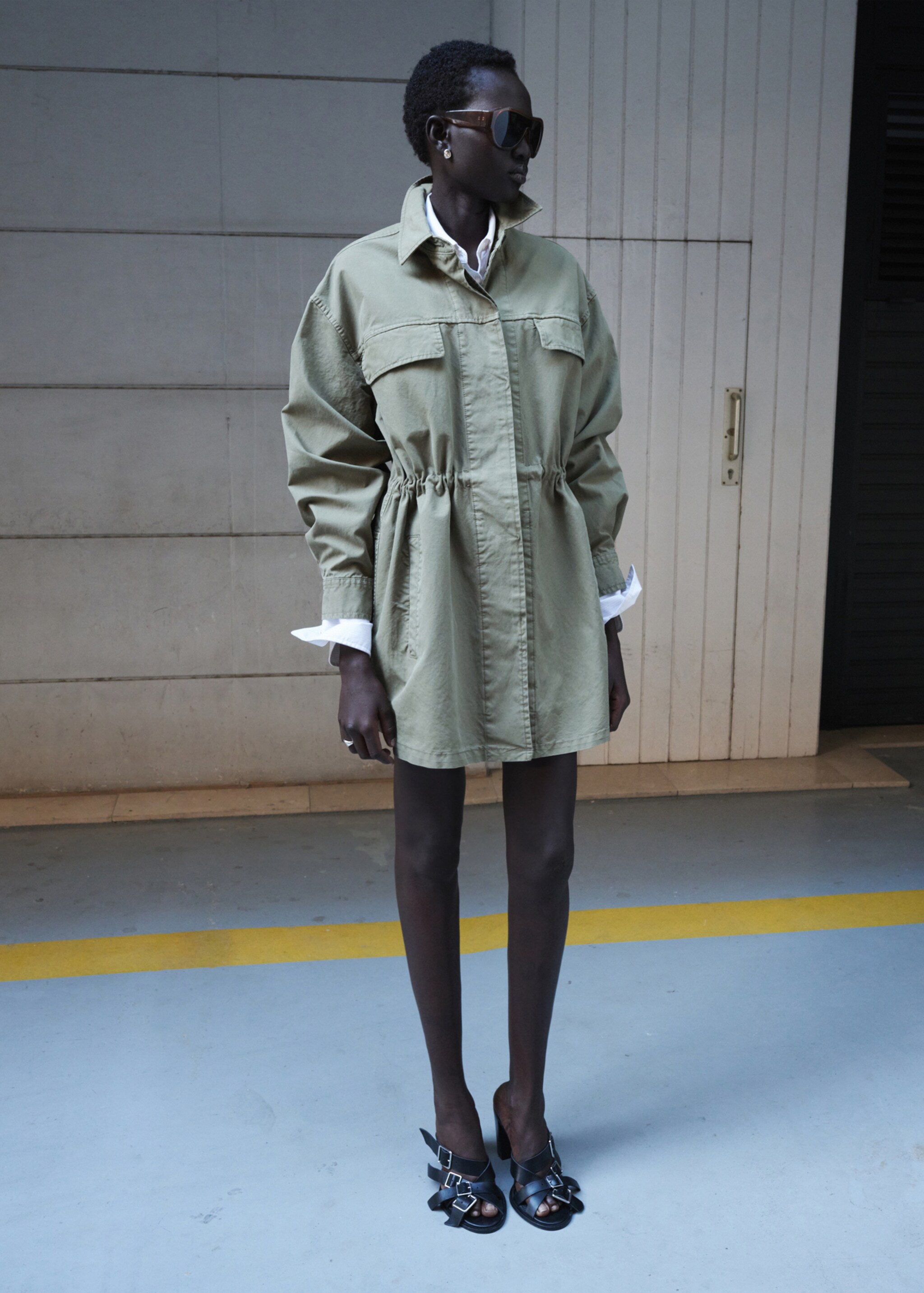 Parka jean oversize - Plan général, Kaki. Ref: 27045973-01.