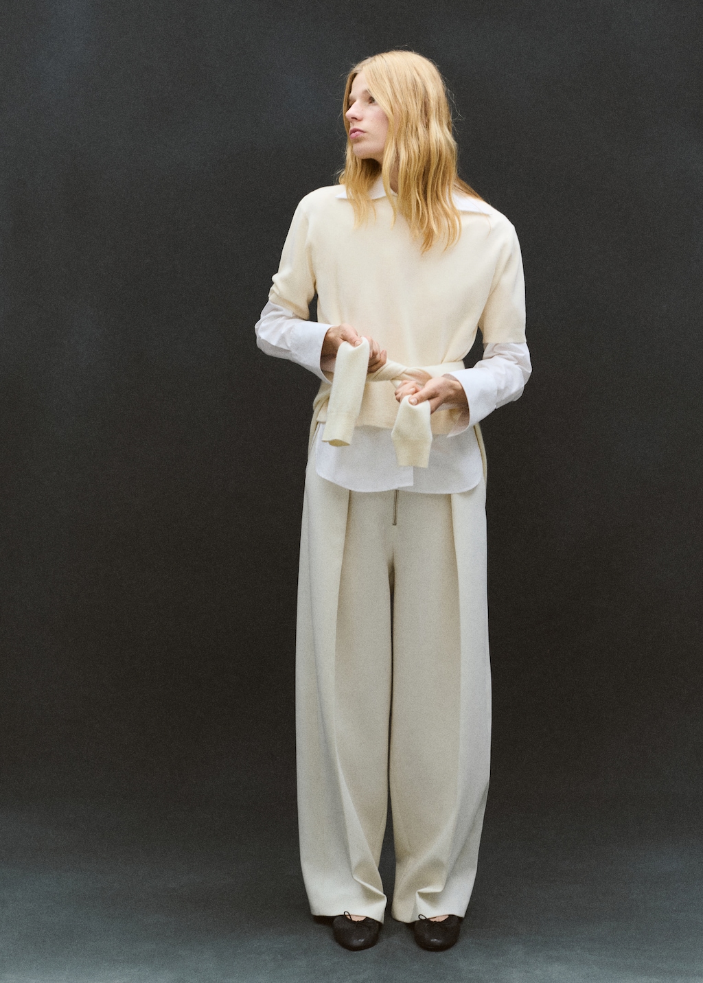 Short-sleeved wool sweater