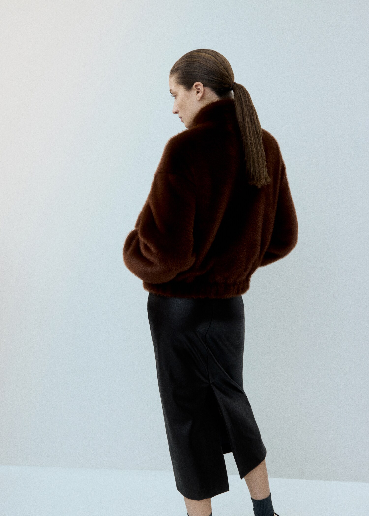 Faux-fur jacket with pockets - Reverse of the article