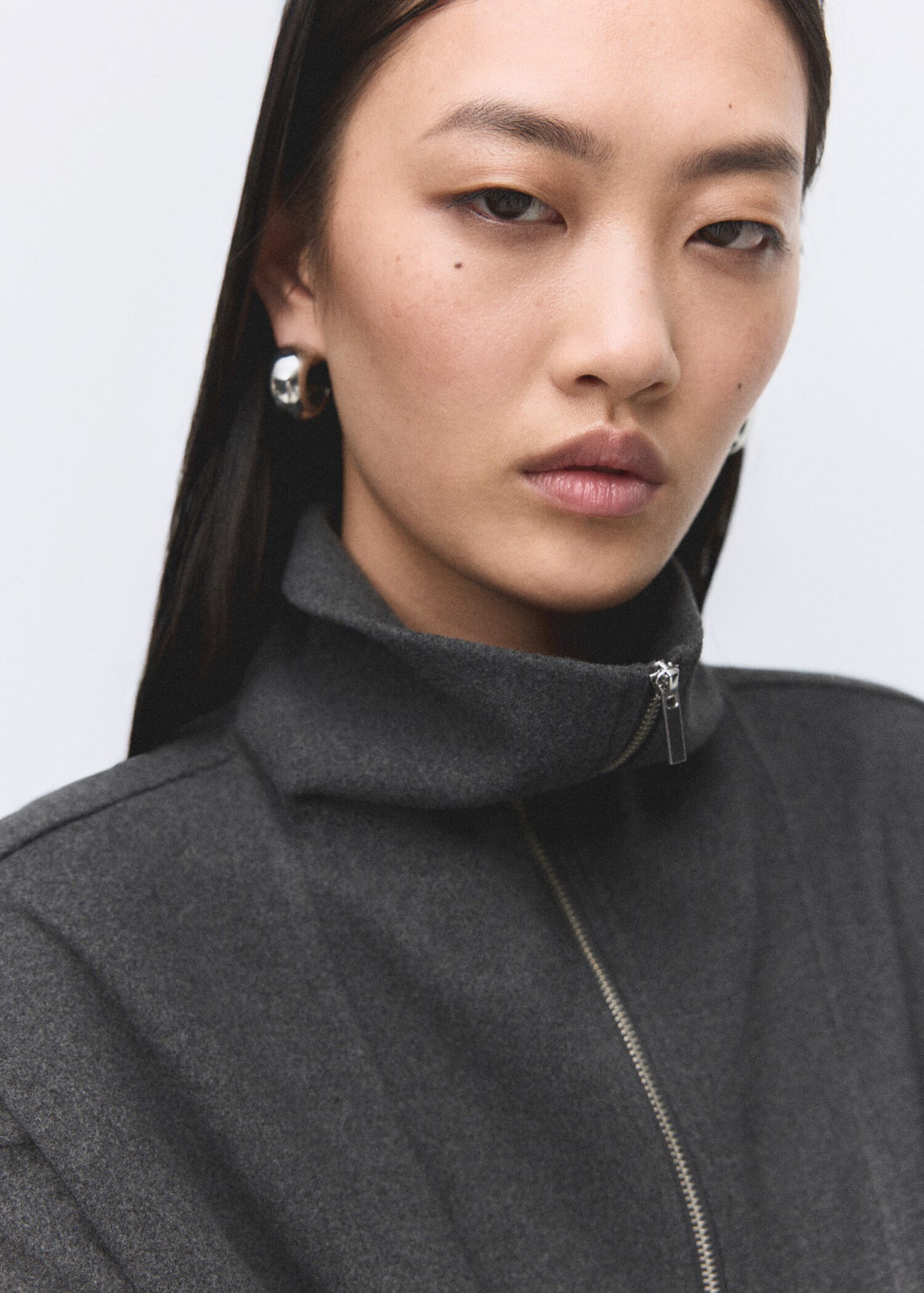 Turtleneck sweatshirt with zip - Details of the article 1