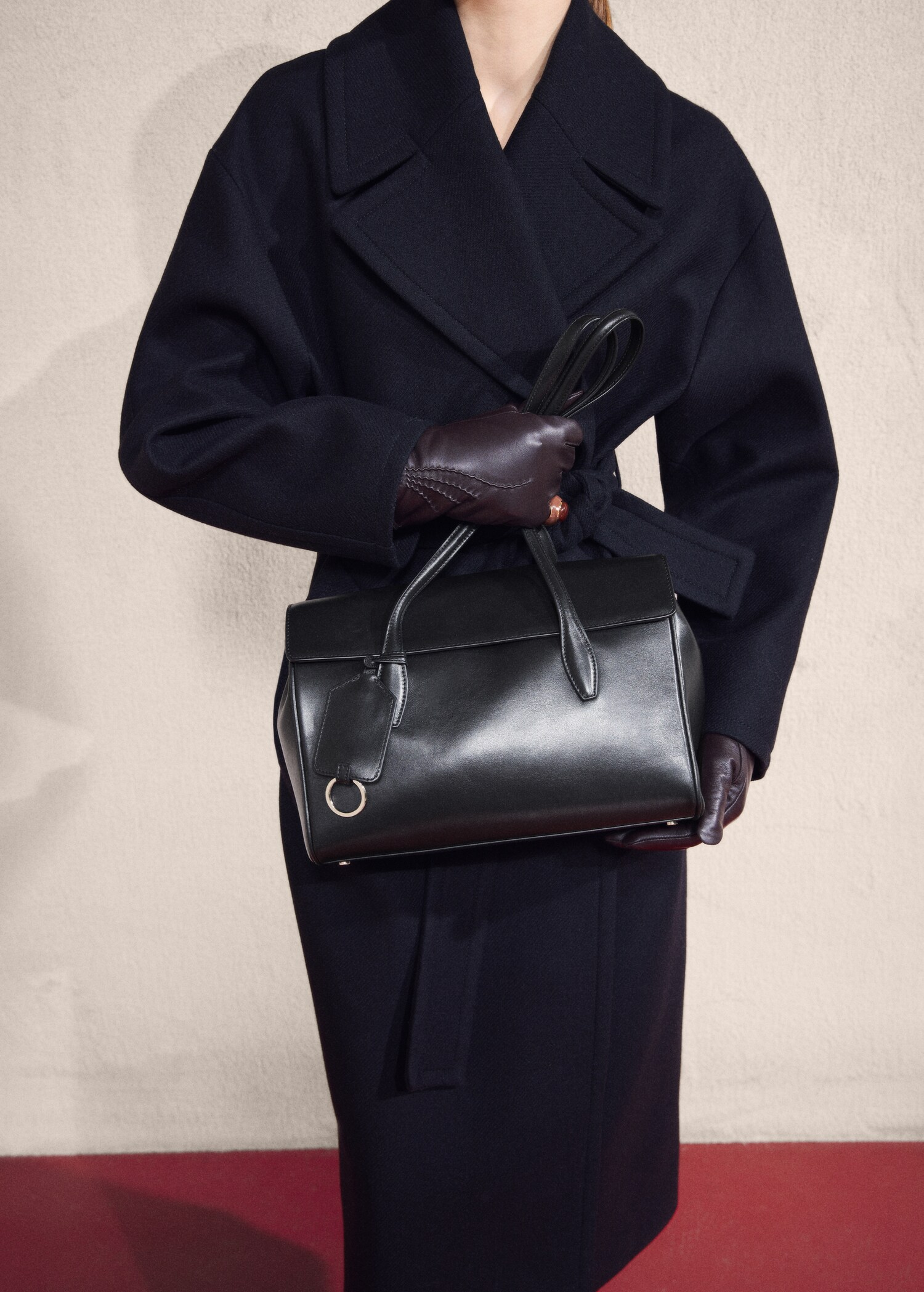 Schultertasche aus Leder mit Charms - Allgemeine Ansicht