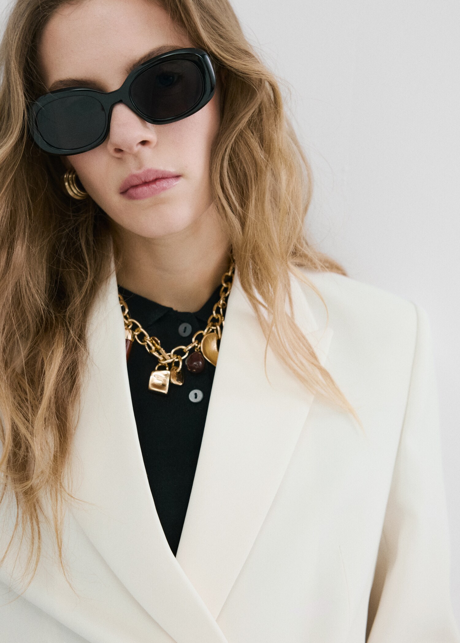 Suit jacket with scarf - Details of the article 1