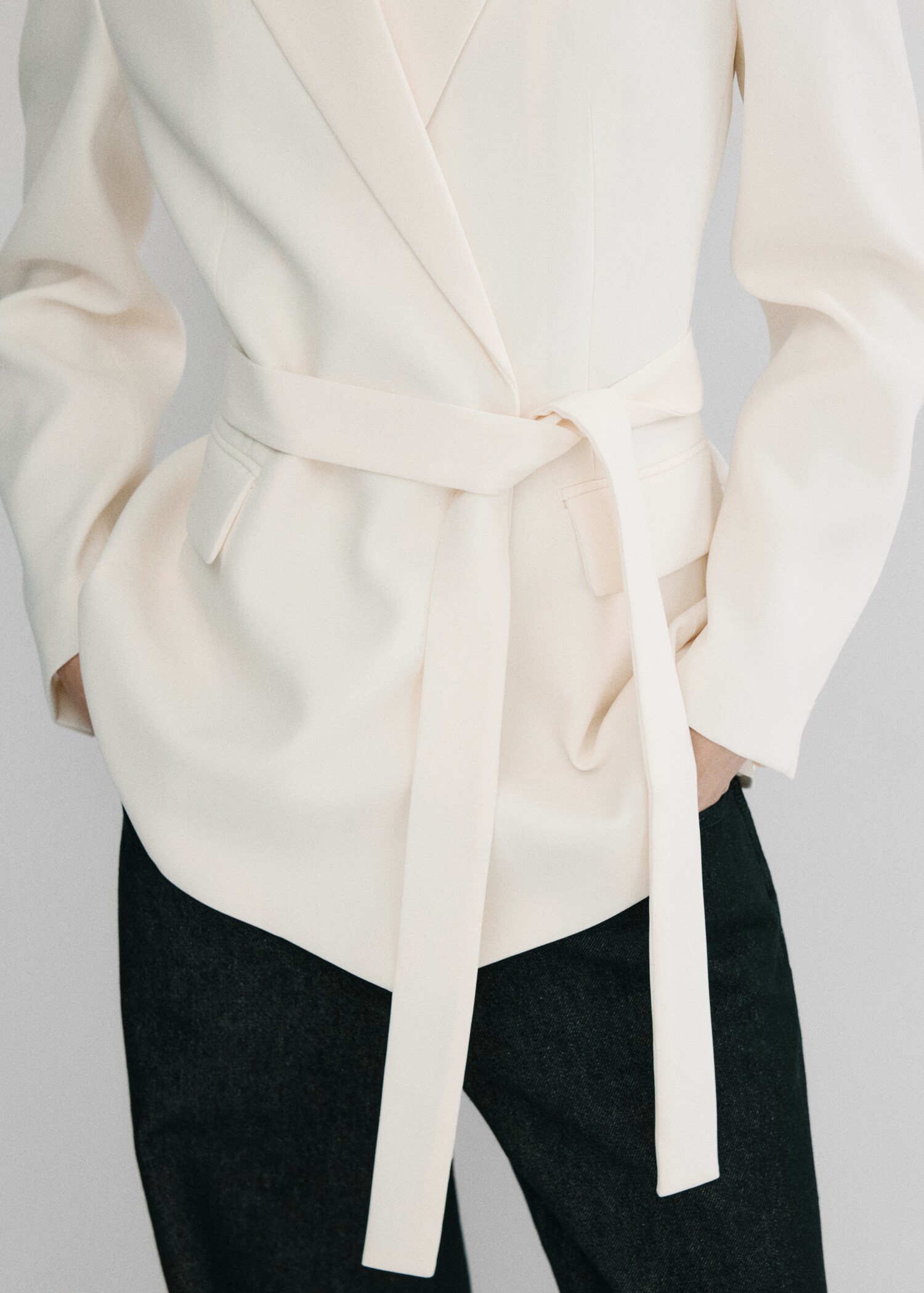 Suit jacket with scarf - Details of the article 4