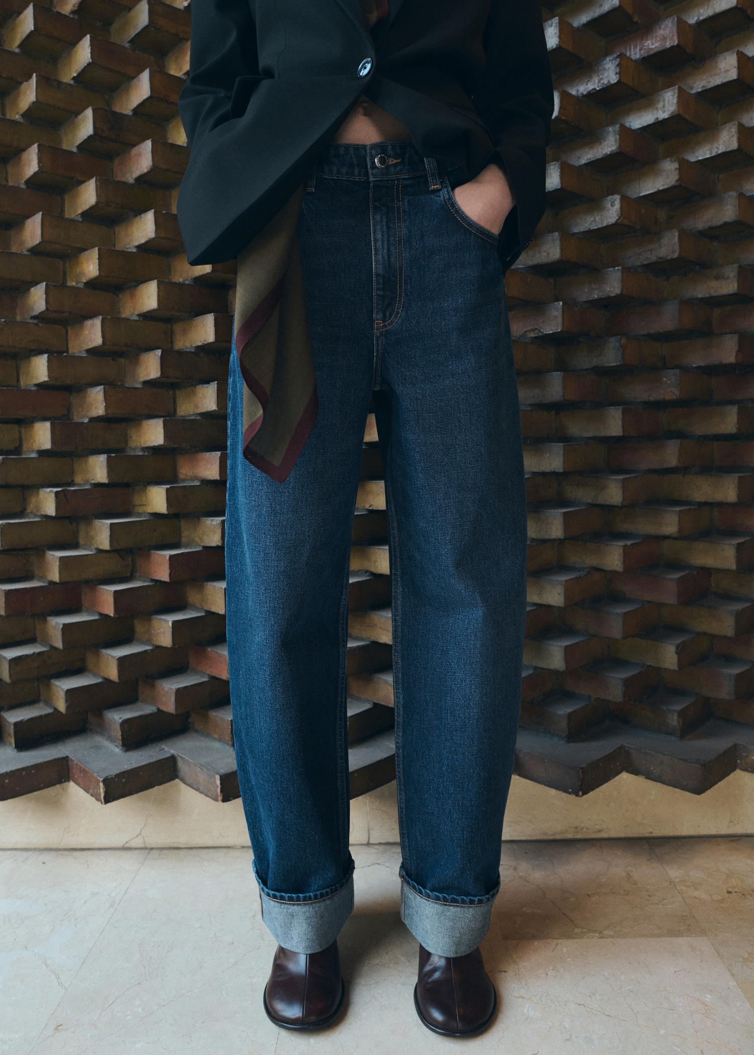 Balloon jeans with rolled-up hem - Medium plane