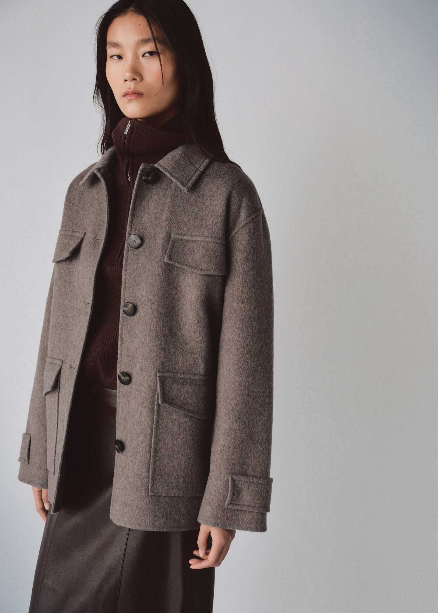 Chaqueta lana bolsillos - Plano medio