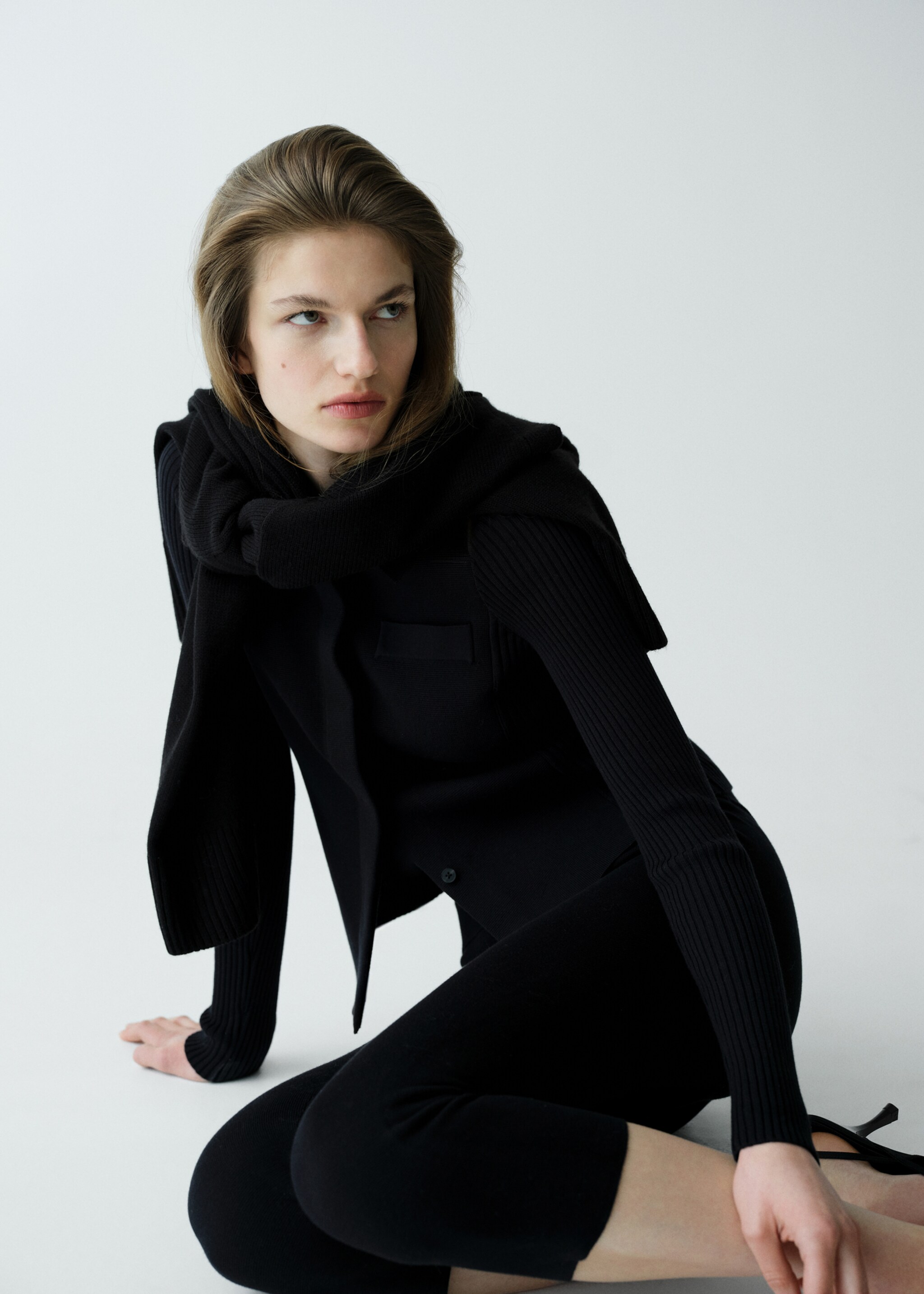 Cardigan rajut dengan kantong - Rincian barang 2, Hitam. Ref: 27054087-03.