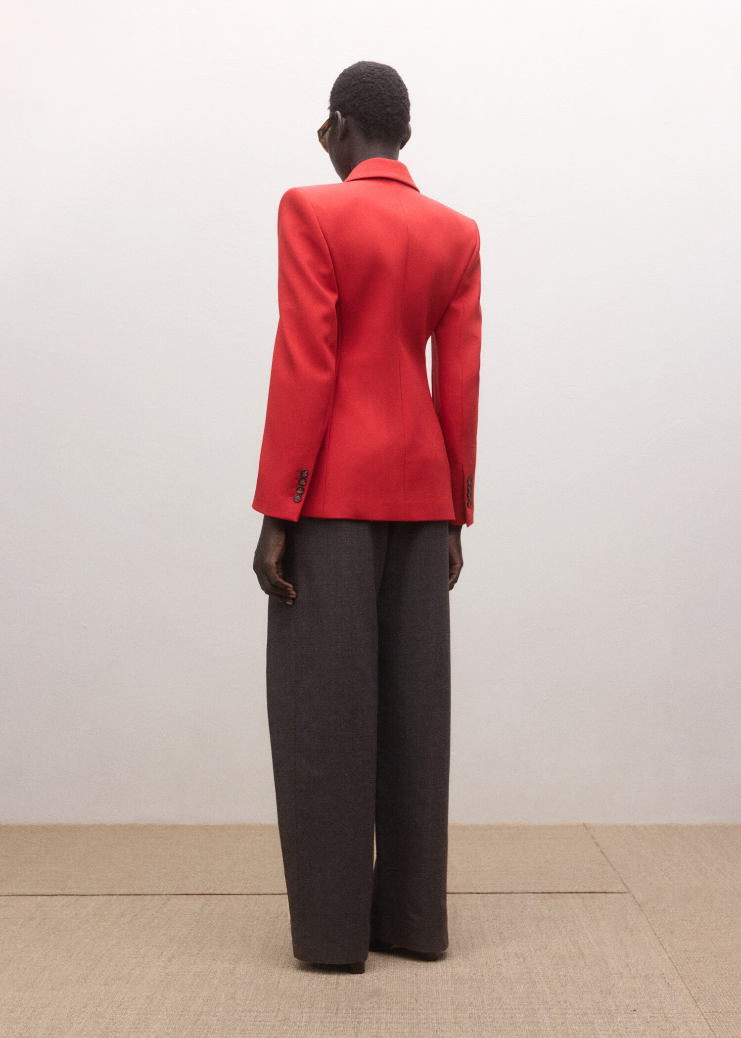 Taillierter Doppelreiher-Blazer - Rückseite des Artikels